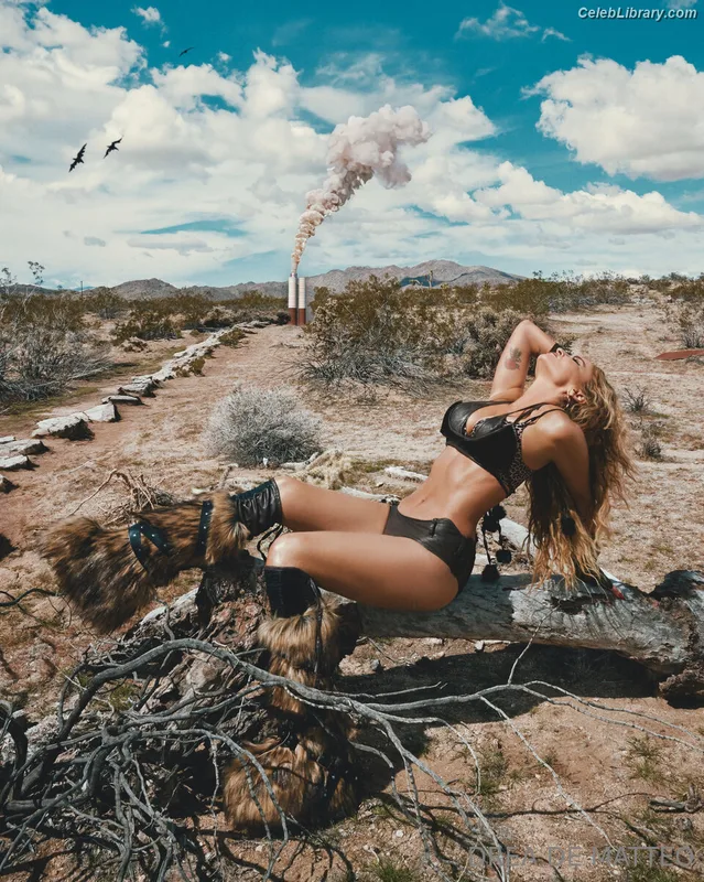Drea DeMatteo photo 11 of 325