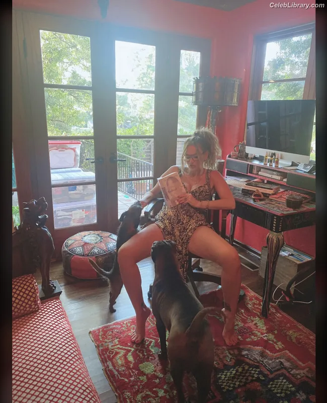 Drea DeMatteo photo 18 of 325
