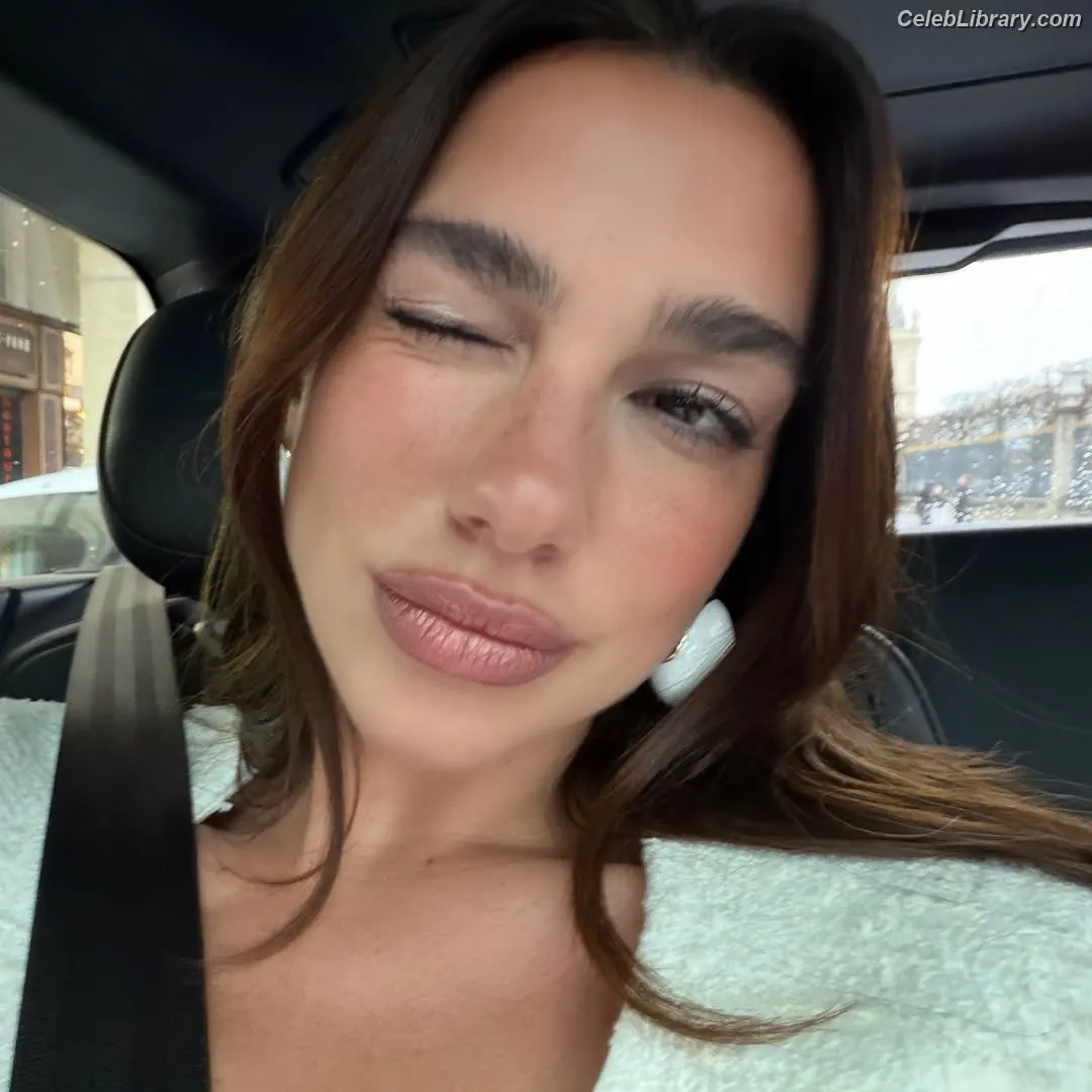 Dua Lipa photo 6 of 7813