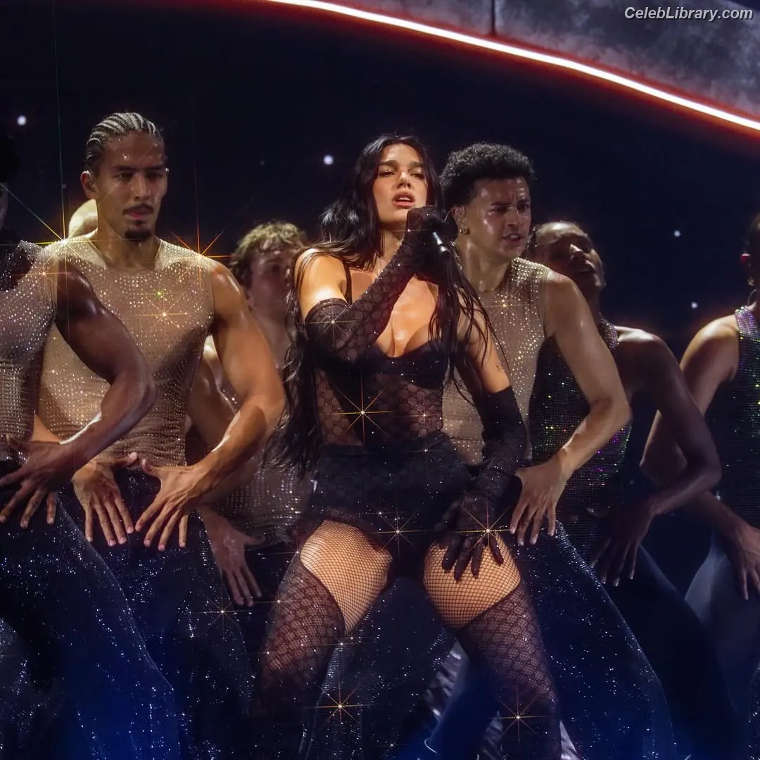 Dua Lipa photo 12 of 7813