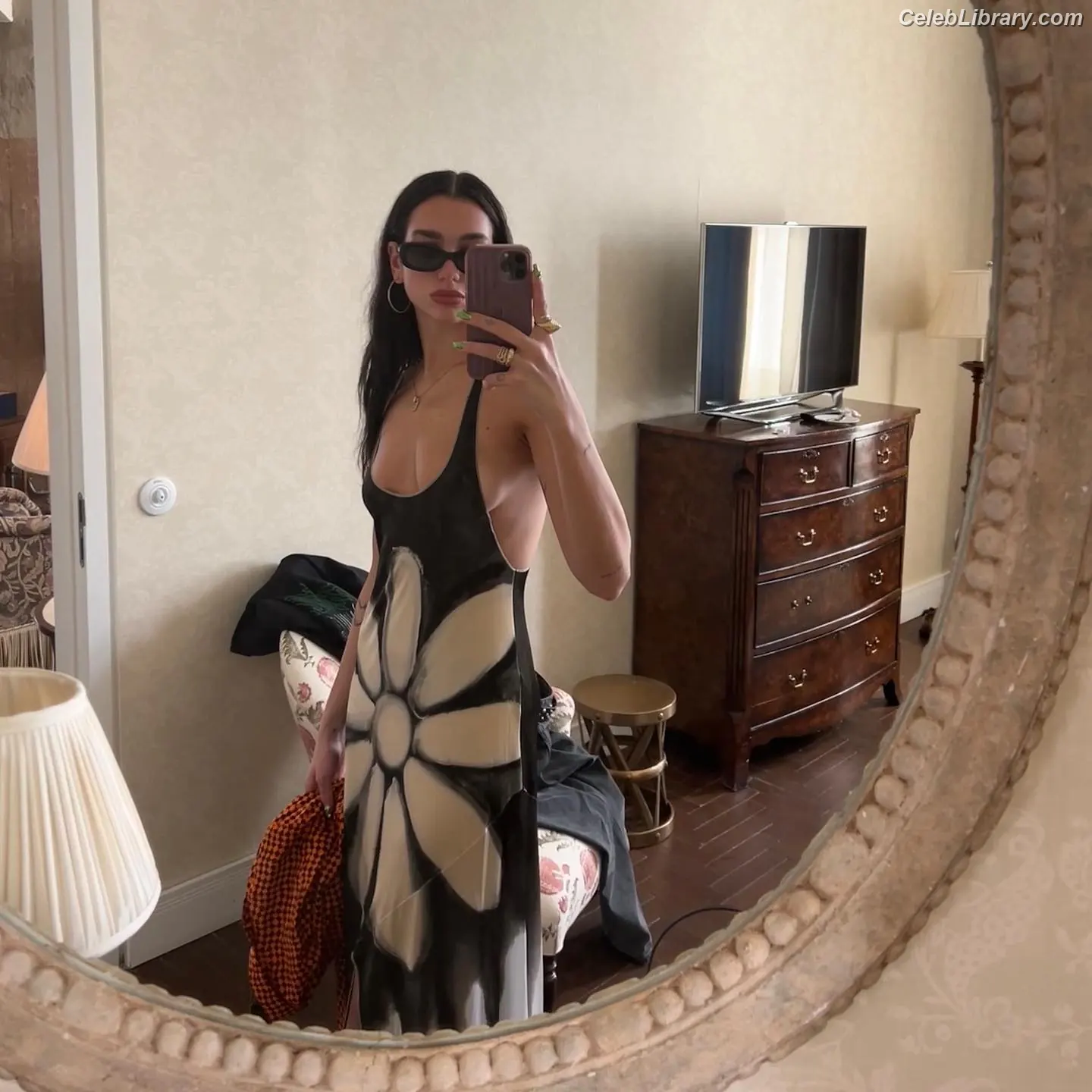 Dua Lipa photo 4 of 7813