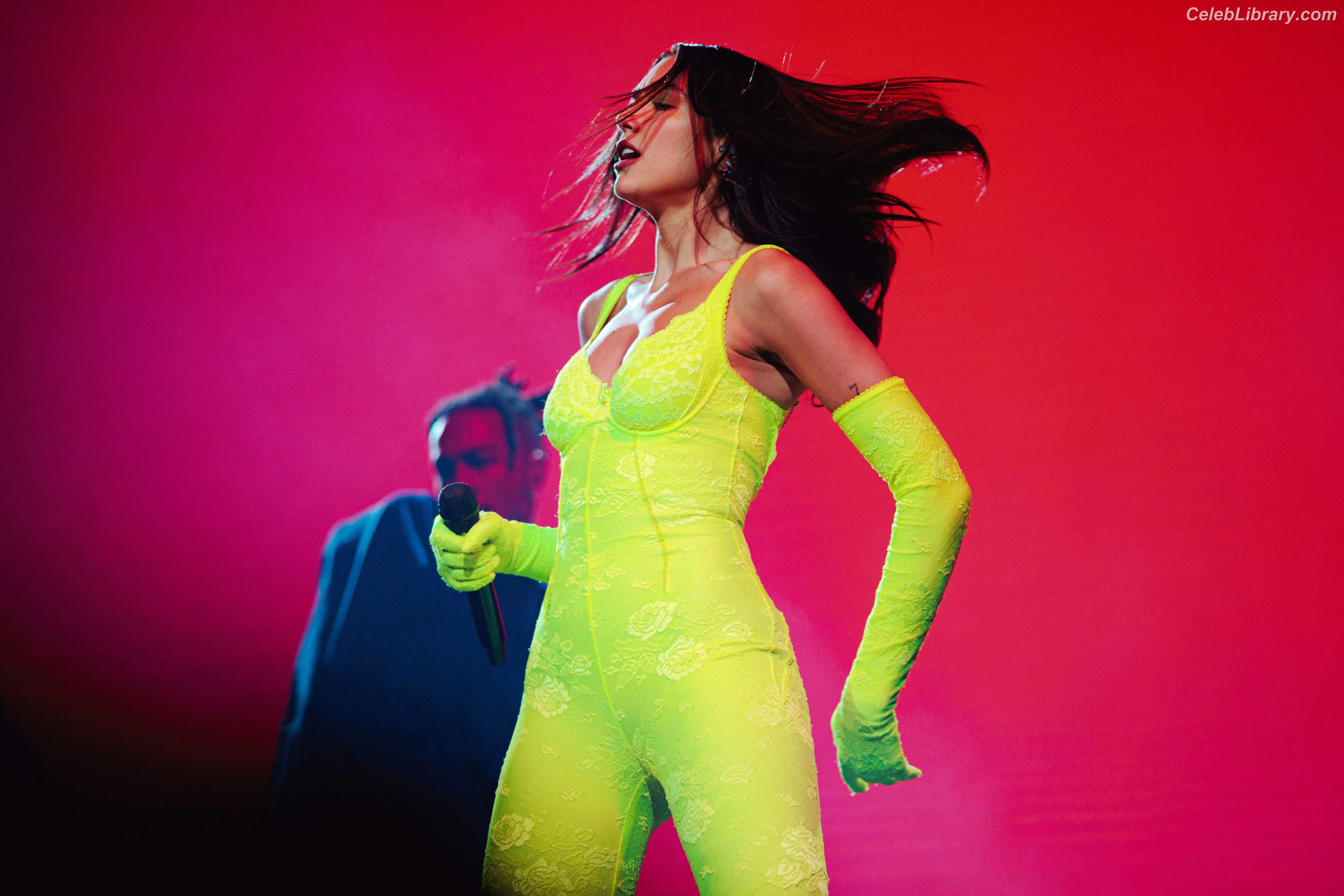 Dua Lipa photo 10 of 7813