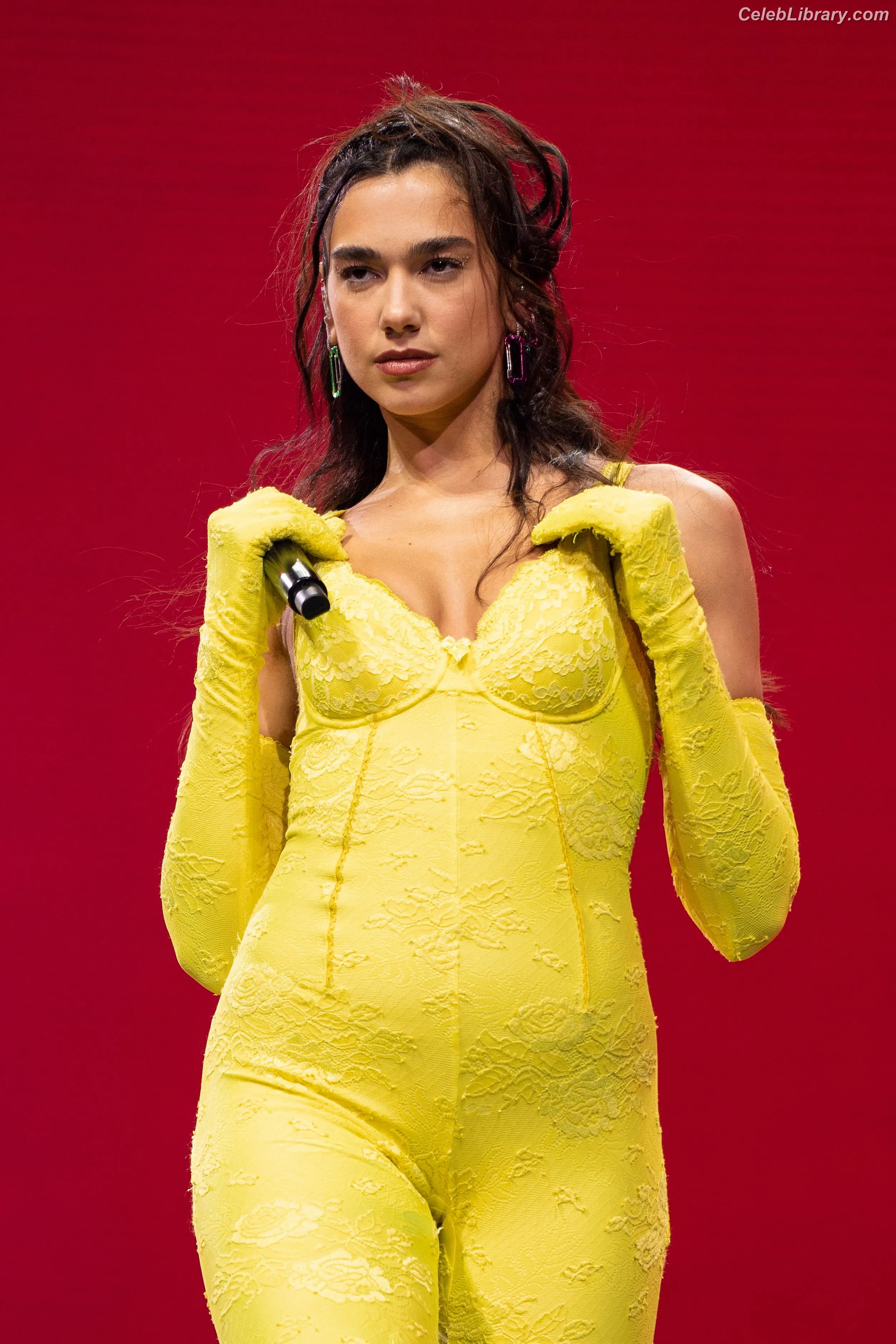Dua Lipa photo 17 of 7813