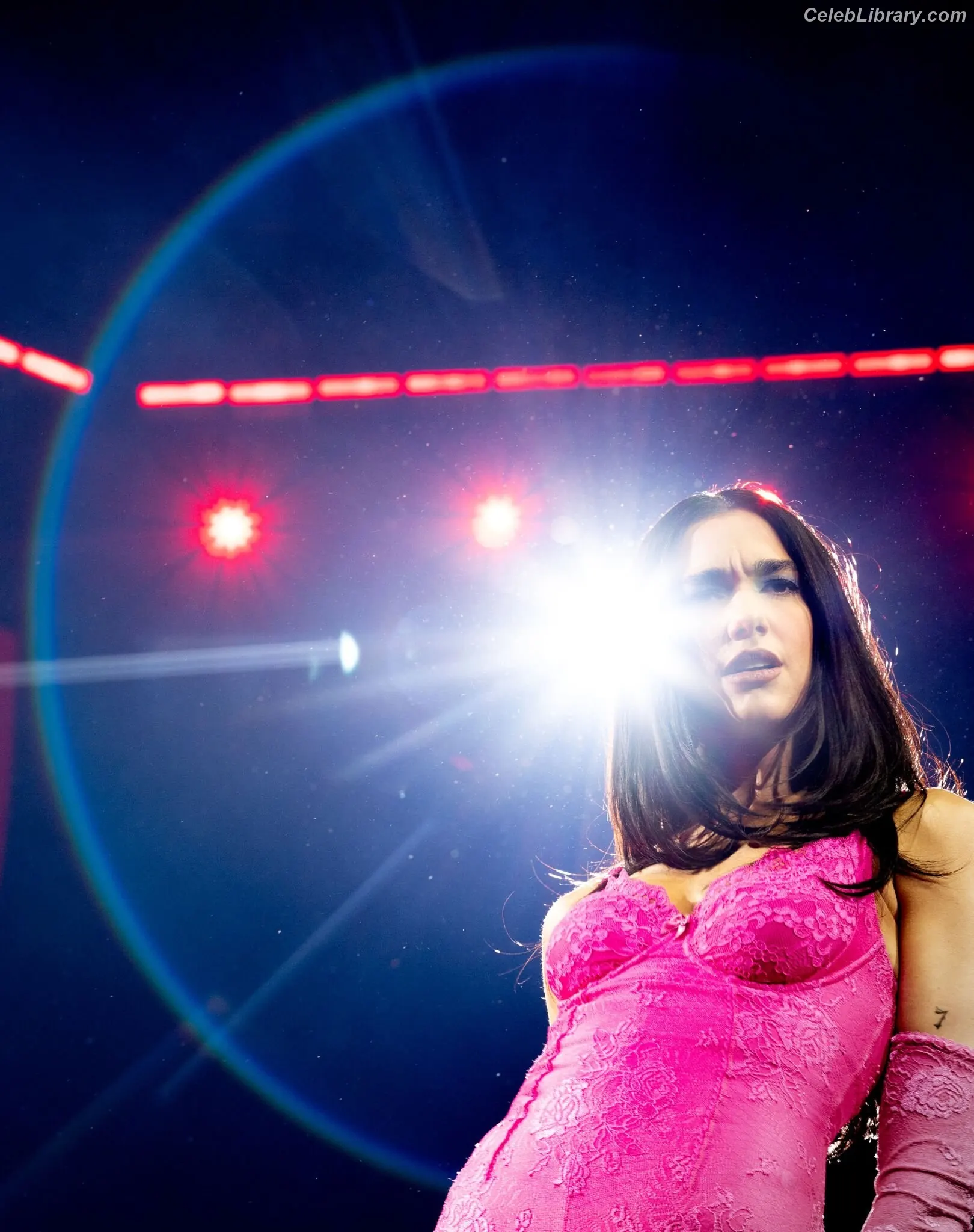Dua Lipa photo 9 of 7813
