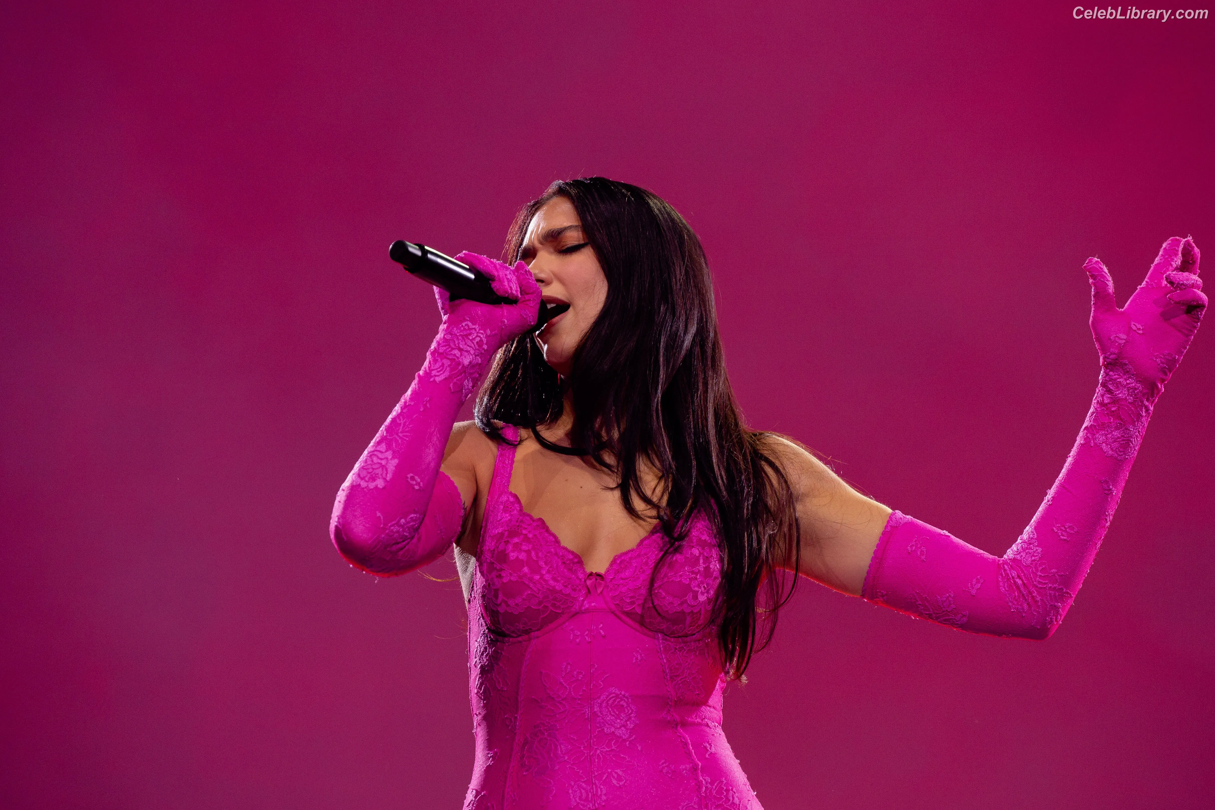 Dua Lipa photo 22 of 7813