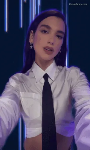 Dua Lipa photo 1 of 7813