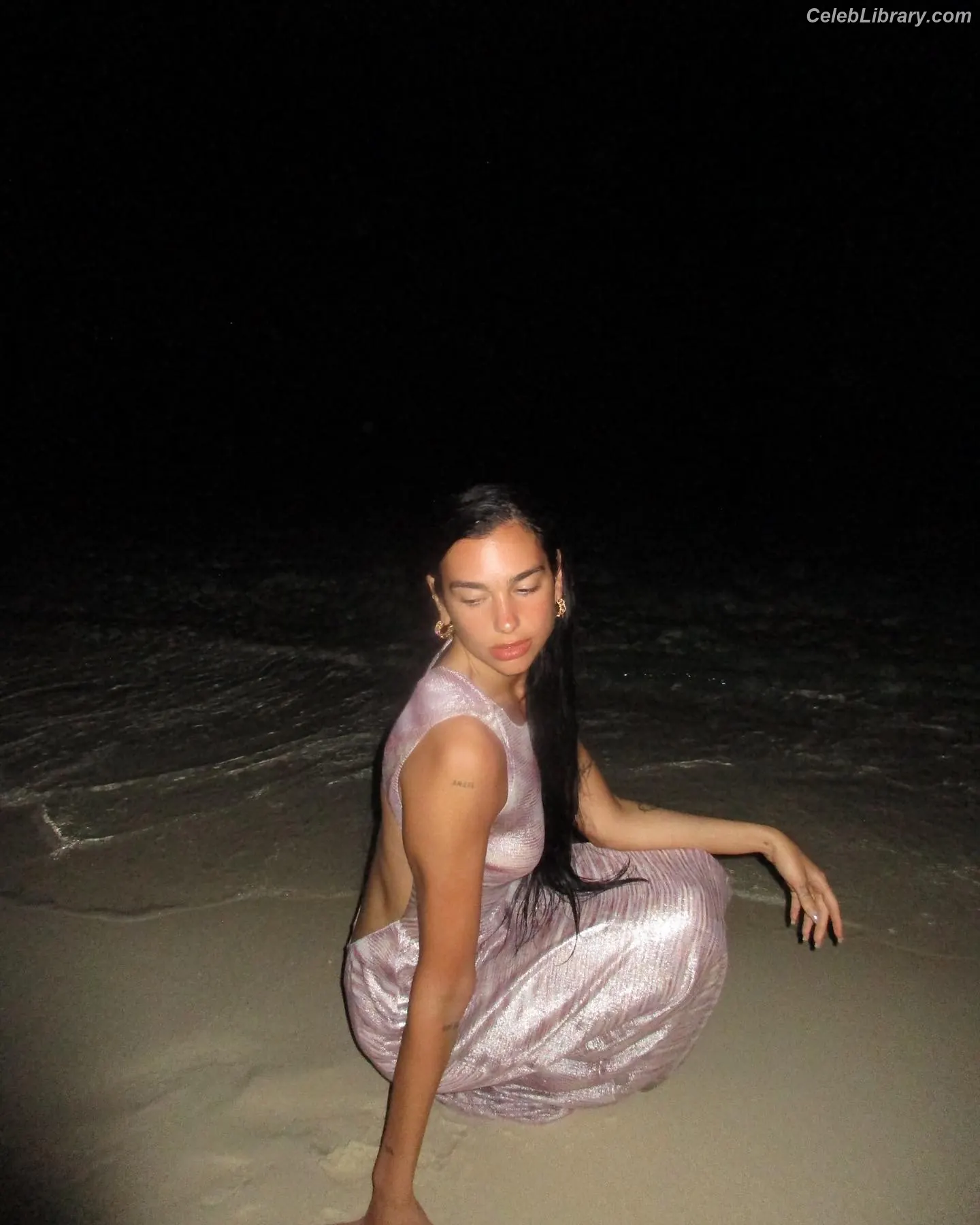 Dua Lipa photo 11 of 7813