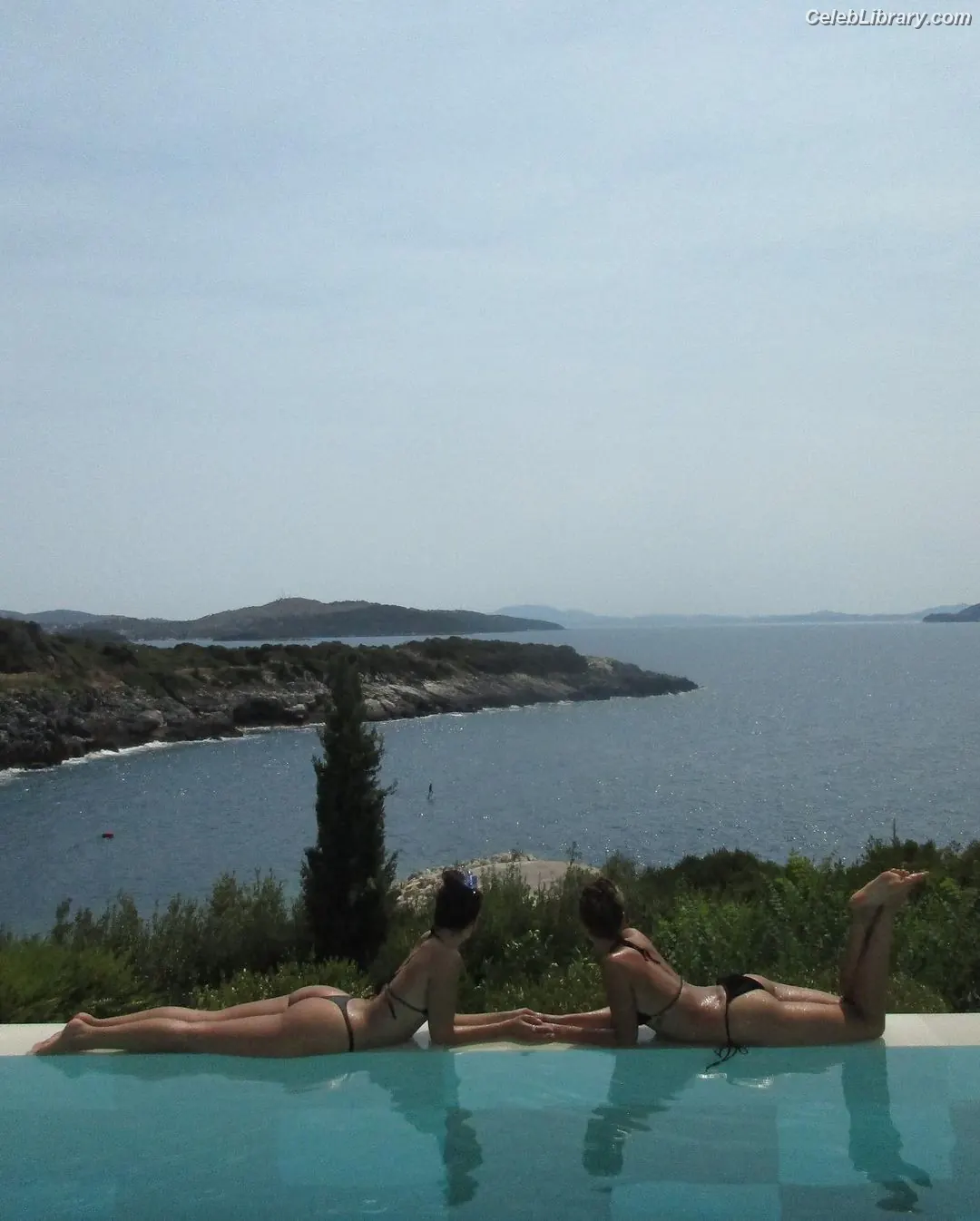 Dua Lipa photo 16 of 7813