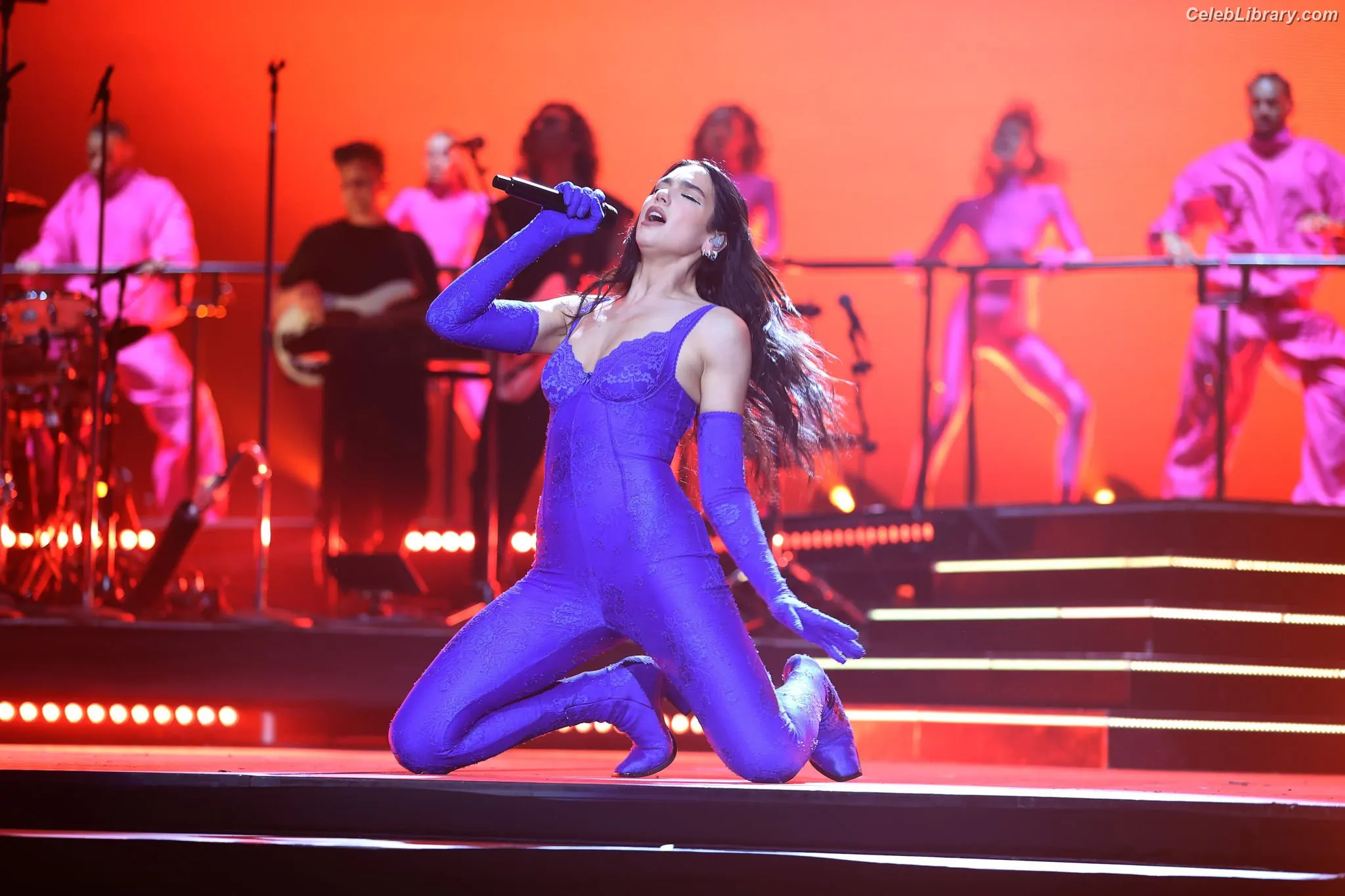 Dua Lipa photo 11 of 7813
