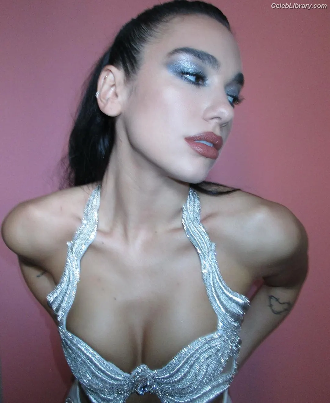 Dua Lipa photo 10 of 7813