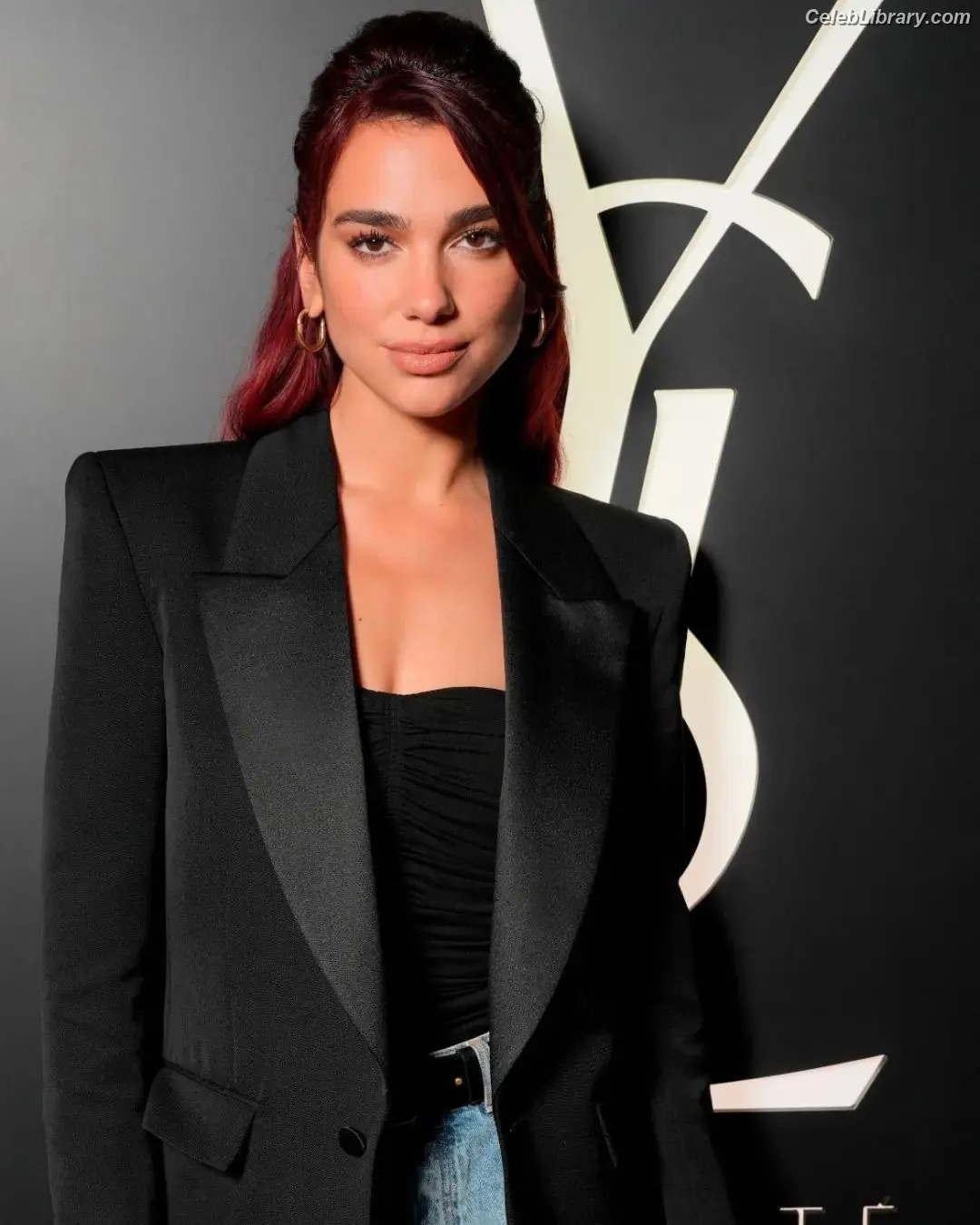 Dua Lipa photo 1 of 7813