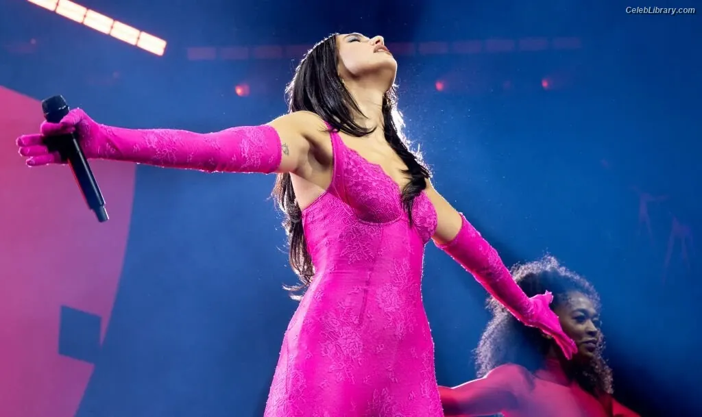 Dua Lipa photo 14 of 7813