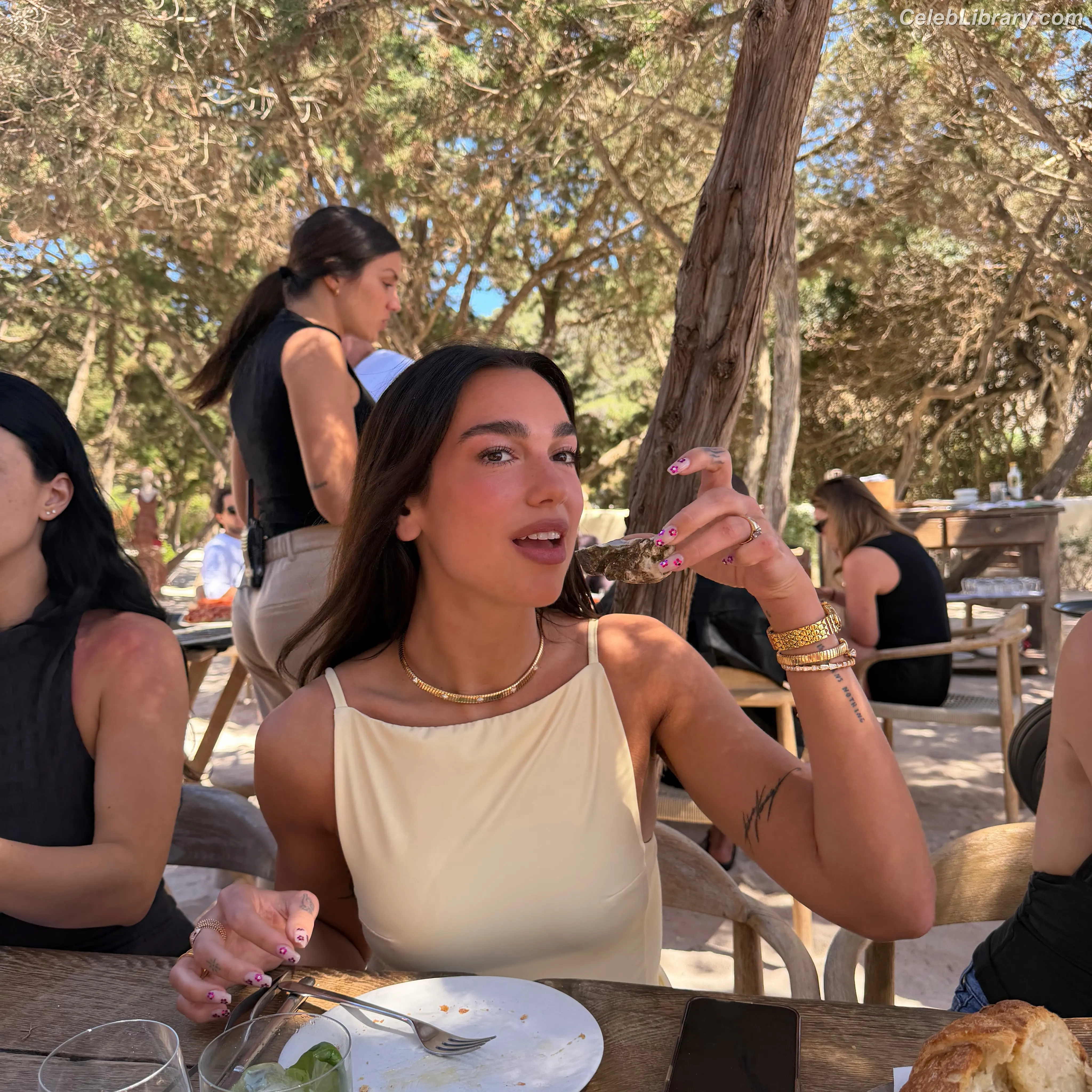 Dua Lipa photo 18 of 7813