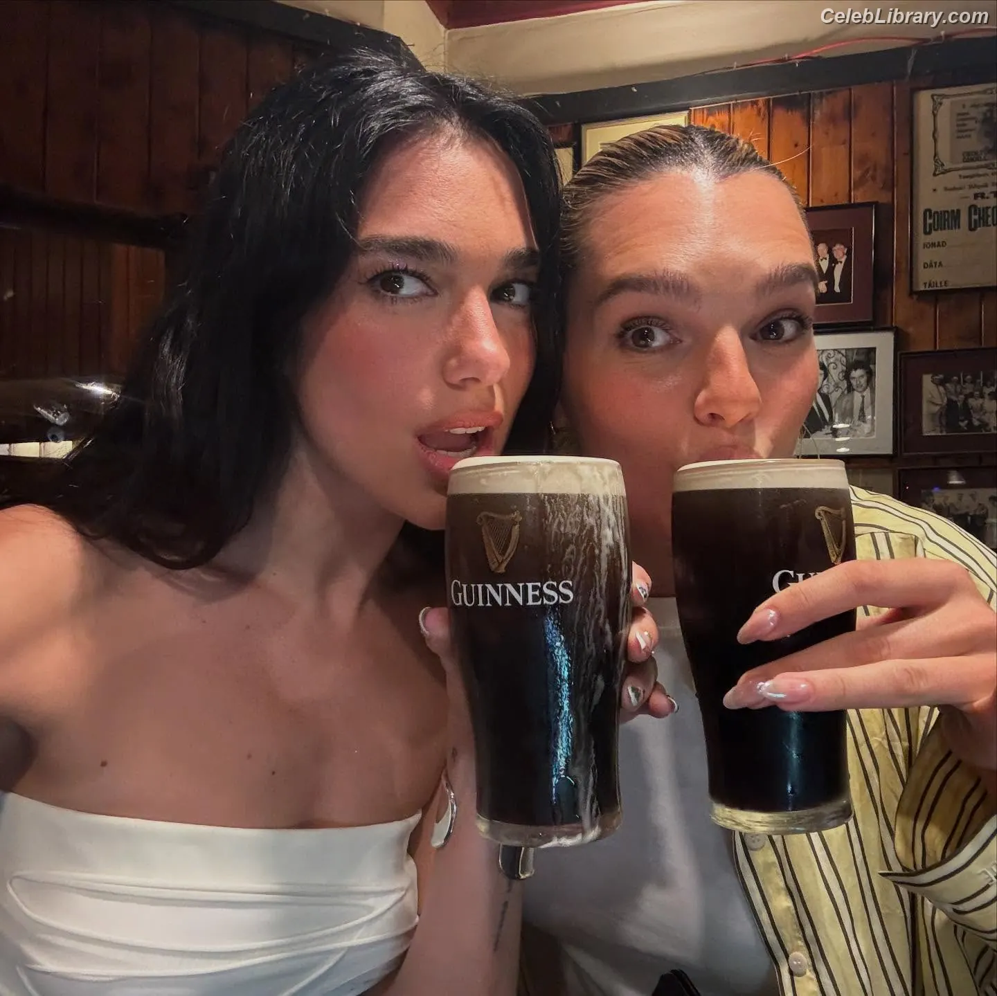 Dua Lipa photo 8 of 7813