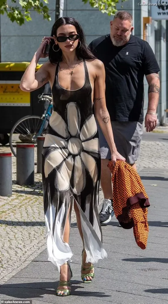 Dua Lipa photo 20 of 7813