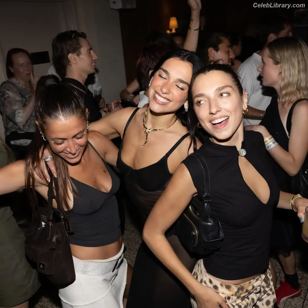 Dua Lipa photo 5 of 7813