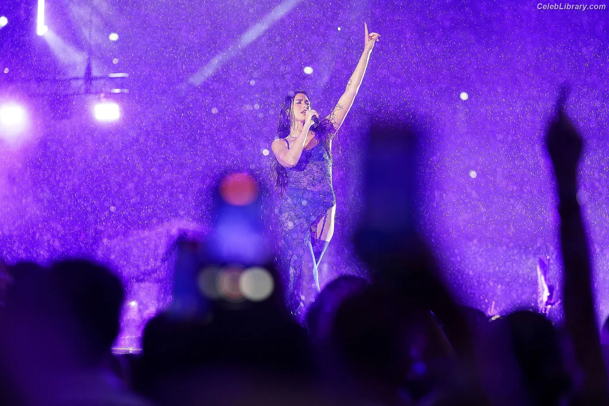 Dua Lipa photo 4 of 7813