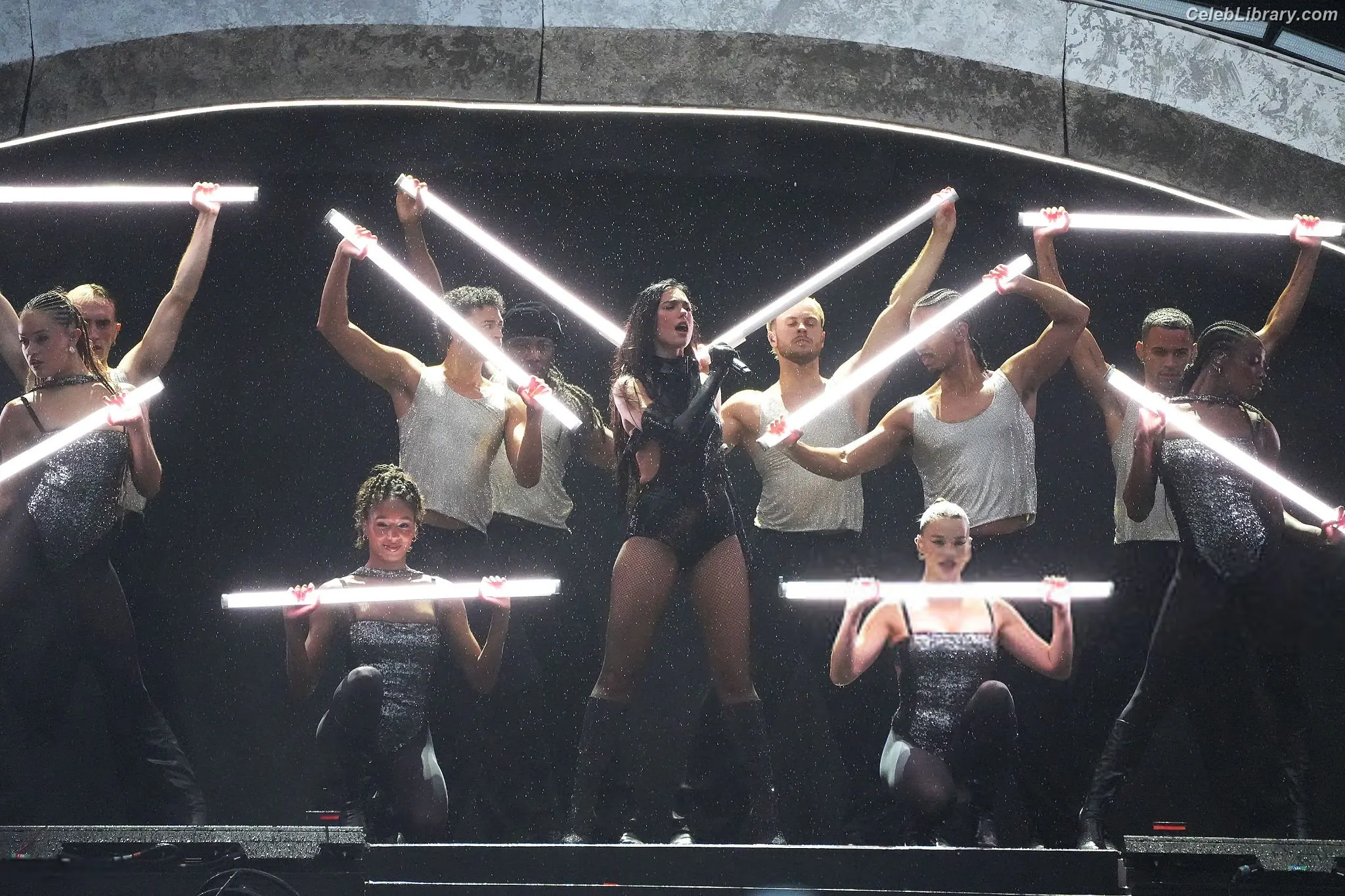Dua Lipa photo 8 of 7813