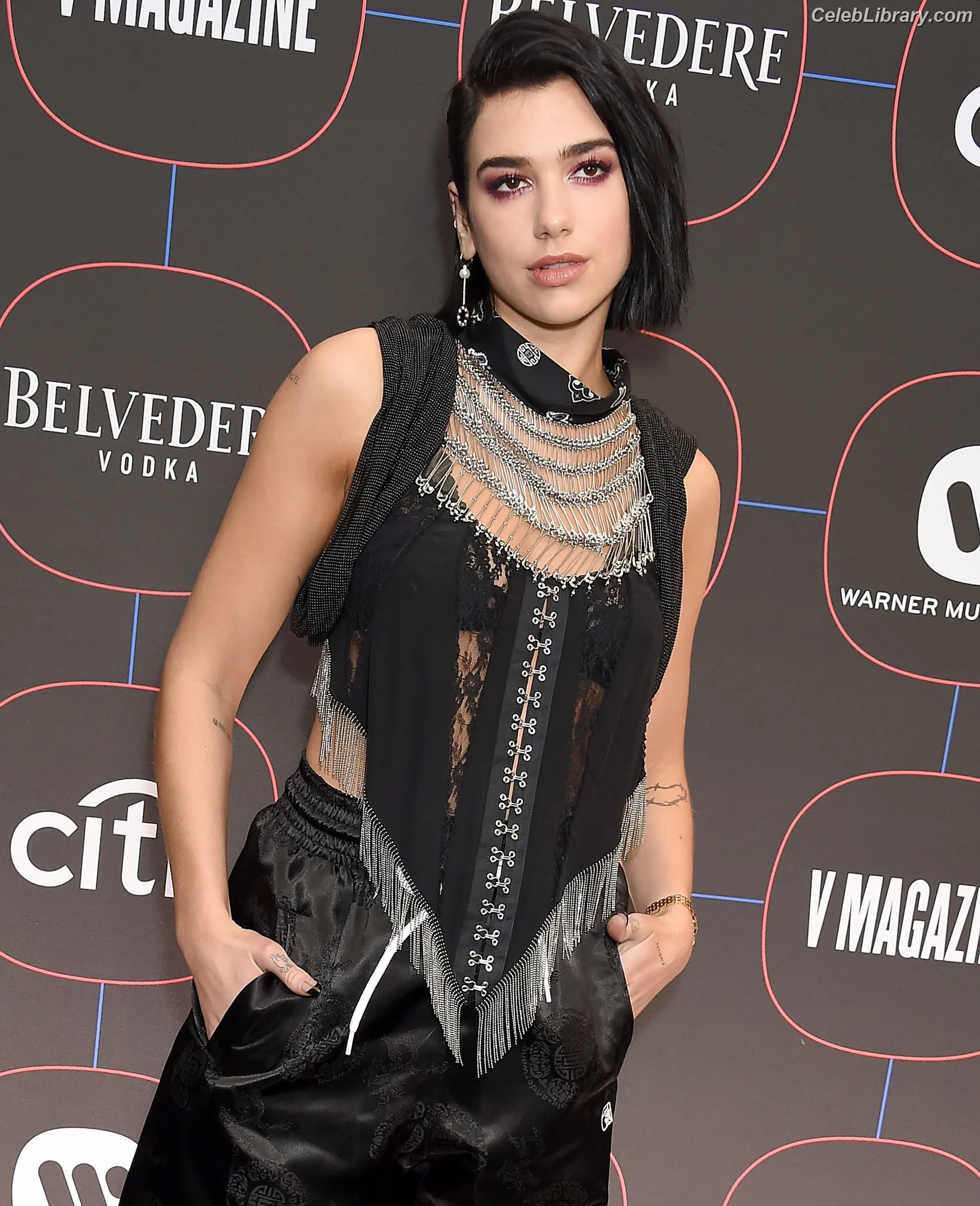 Dua Lipa photo 11 of 7813