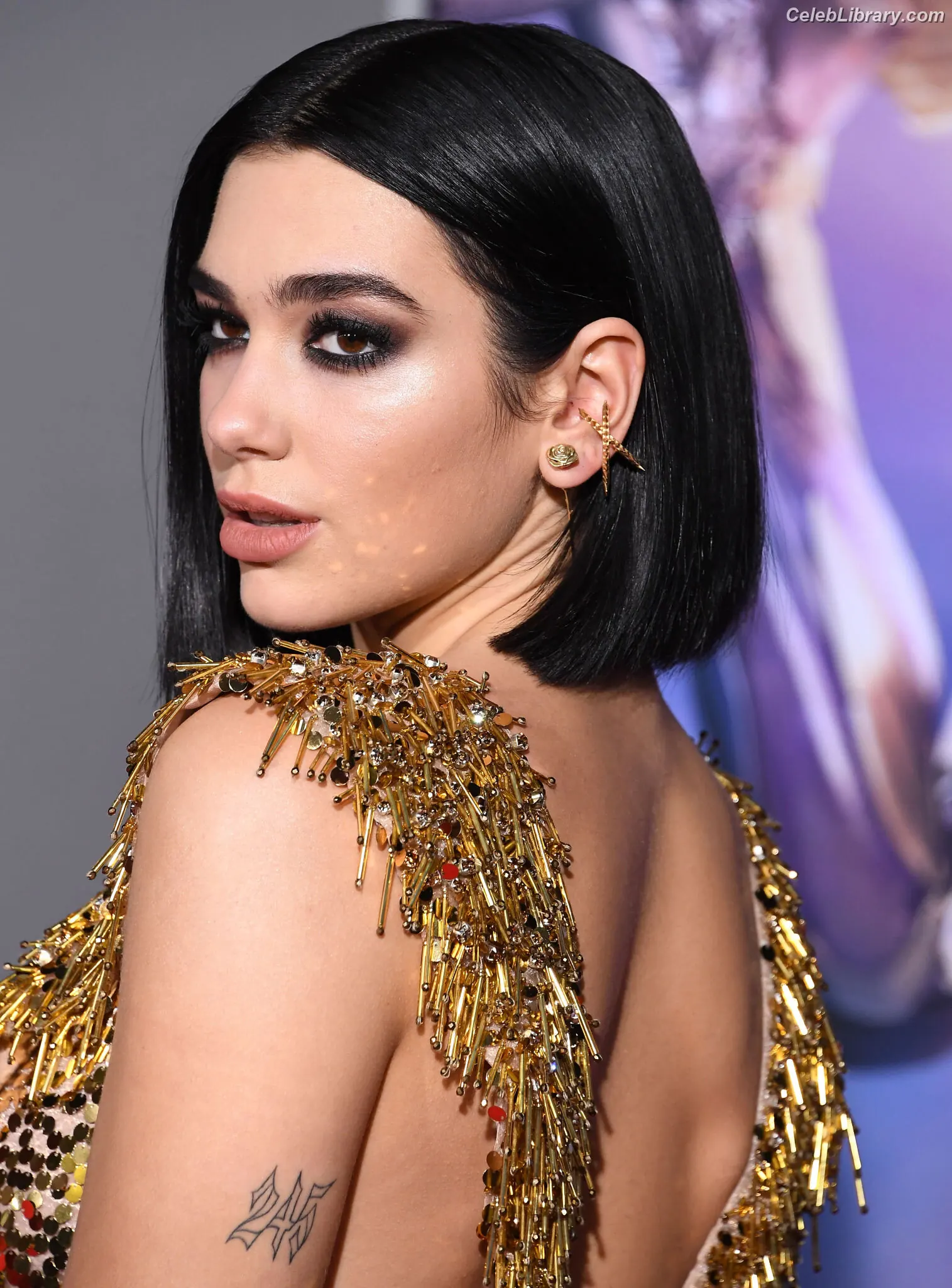 Dua Lipa photo 1 of 7813