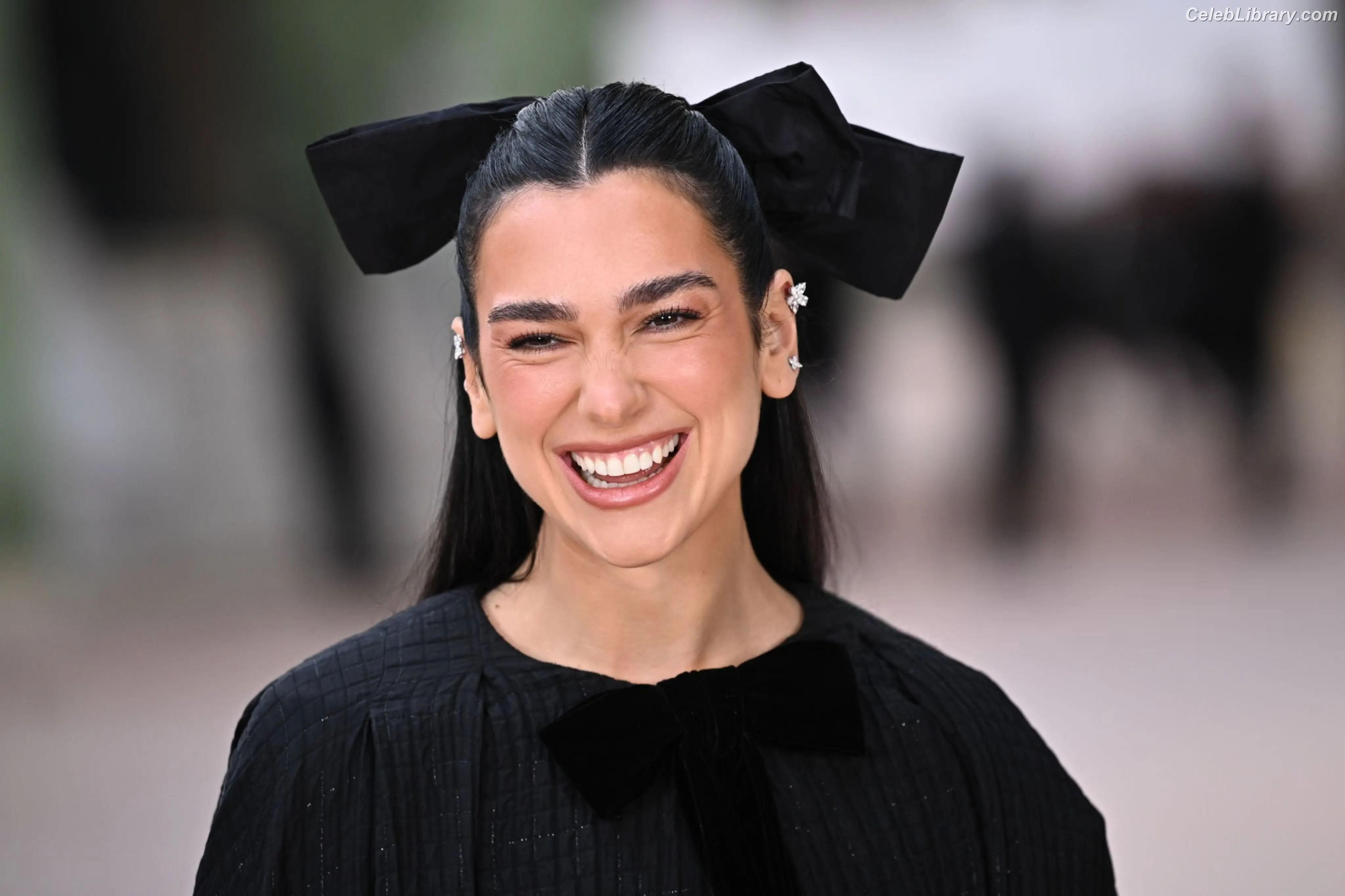 Dua Lipa photo 16 of 7813
