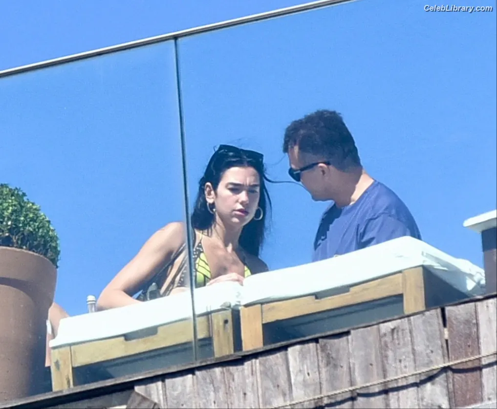 Dua Lipa photo 11 of 7813