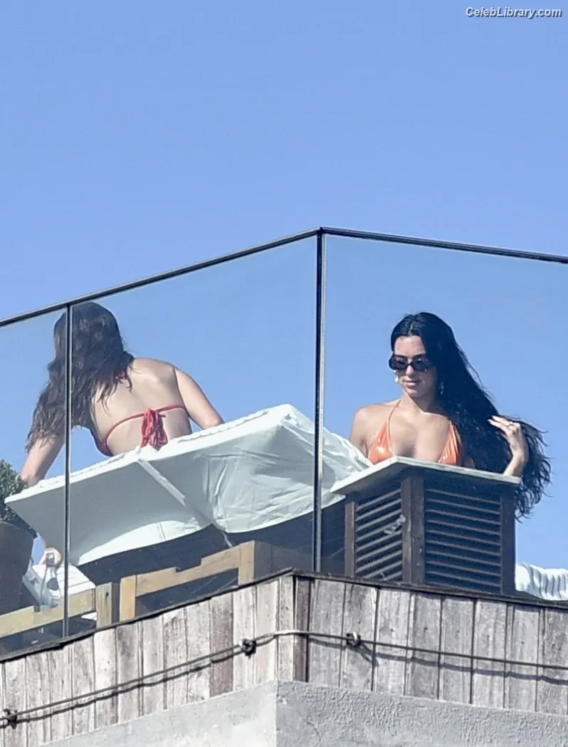 Dua Lipa photo 7 of 7813