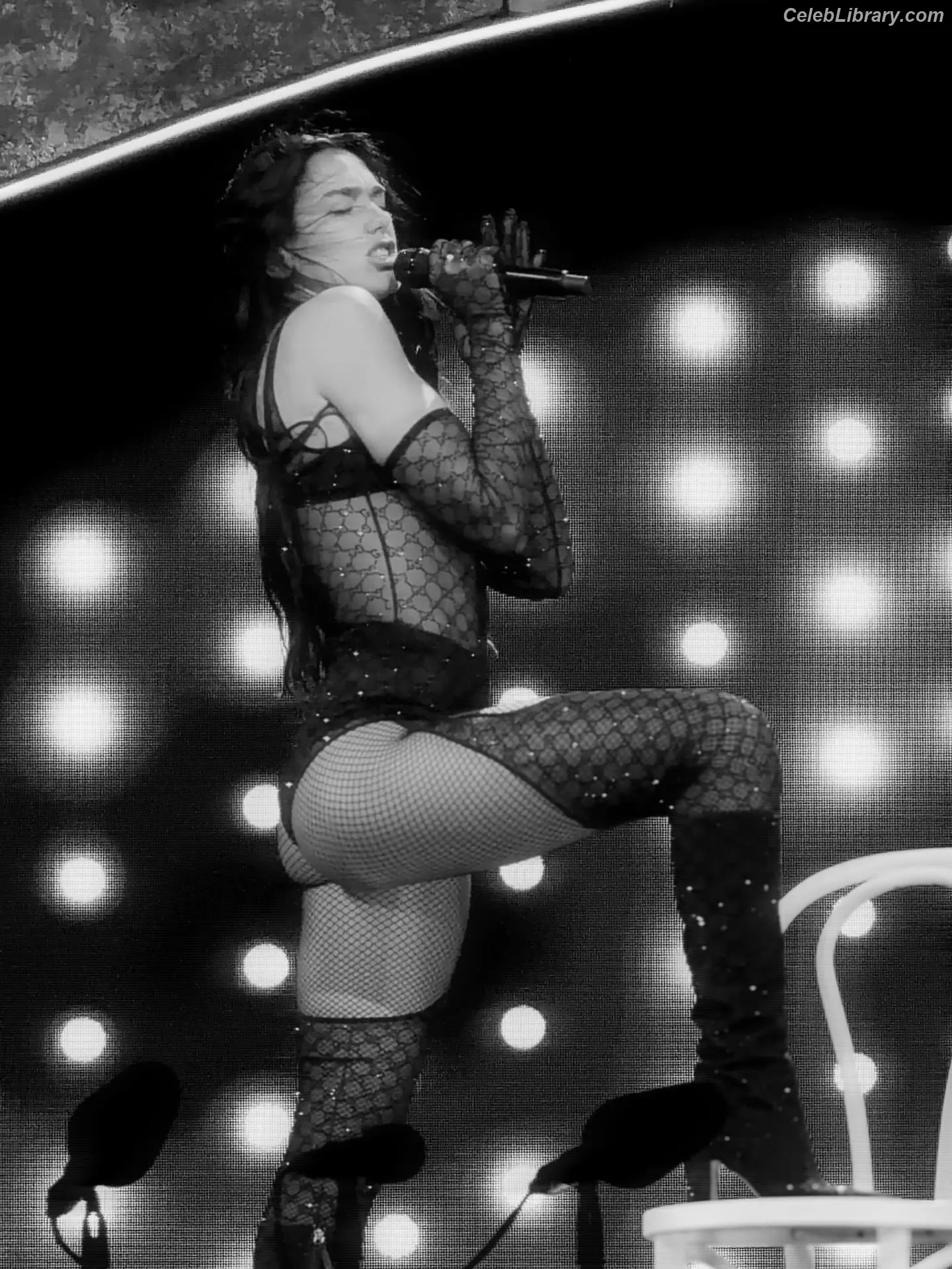Dua Lipa photo 1 of 7813