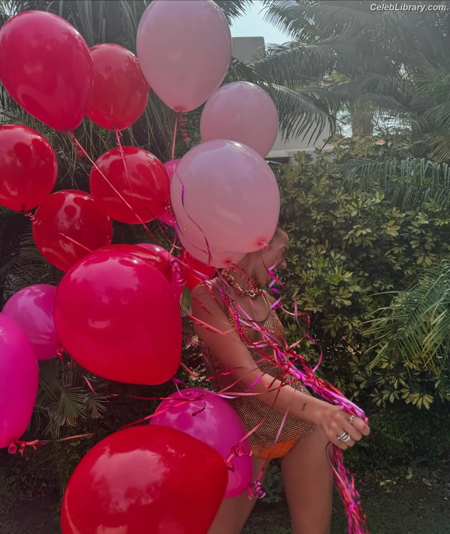 Dua Lipa photo 9 of 7813