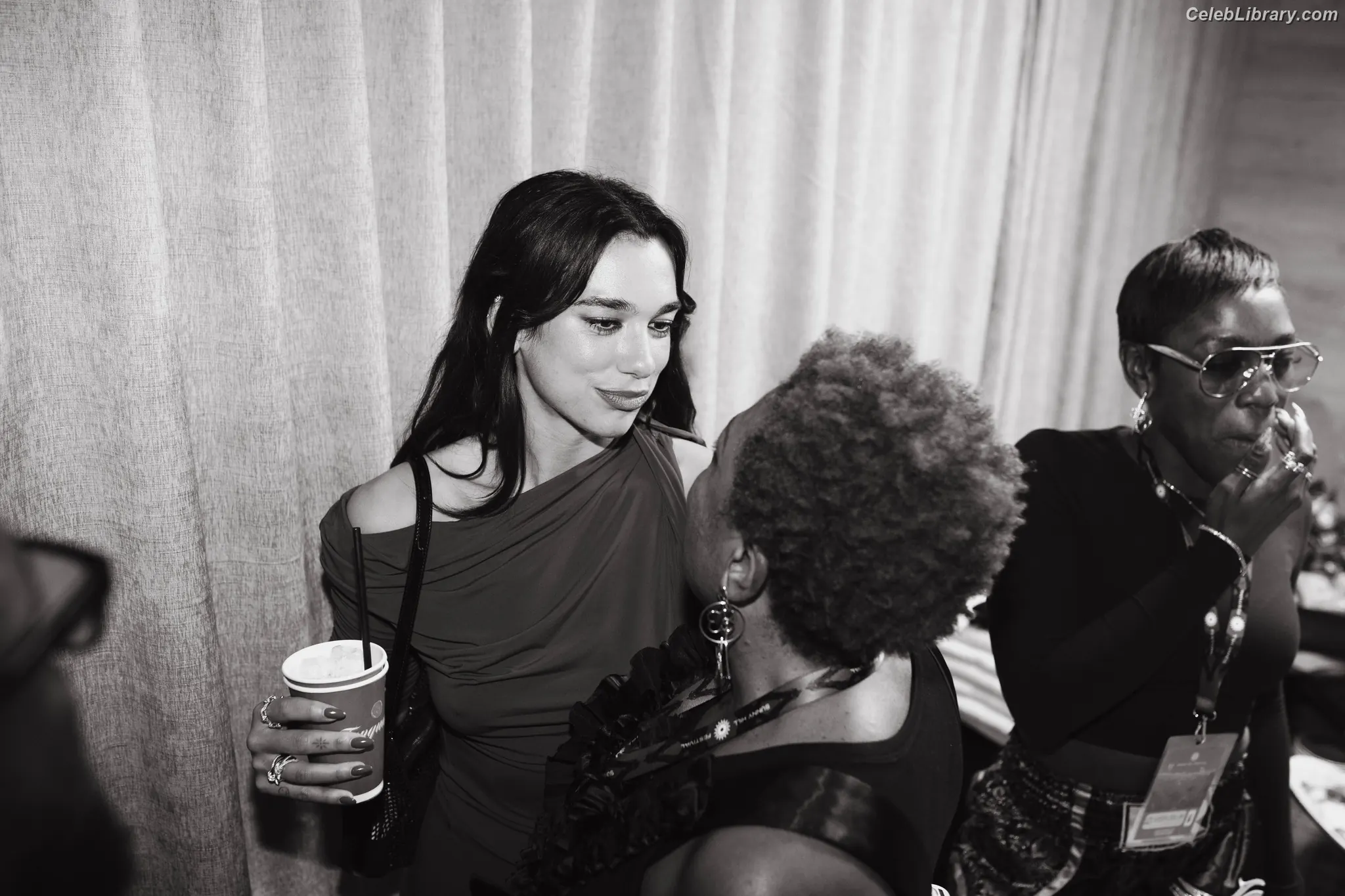 Dua Lipa photo 16 of 7813