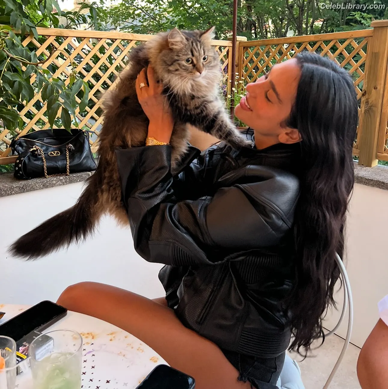 Dua Lipa photo 1 of 7813