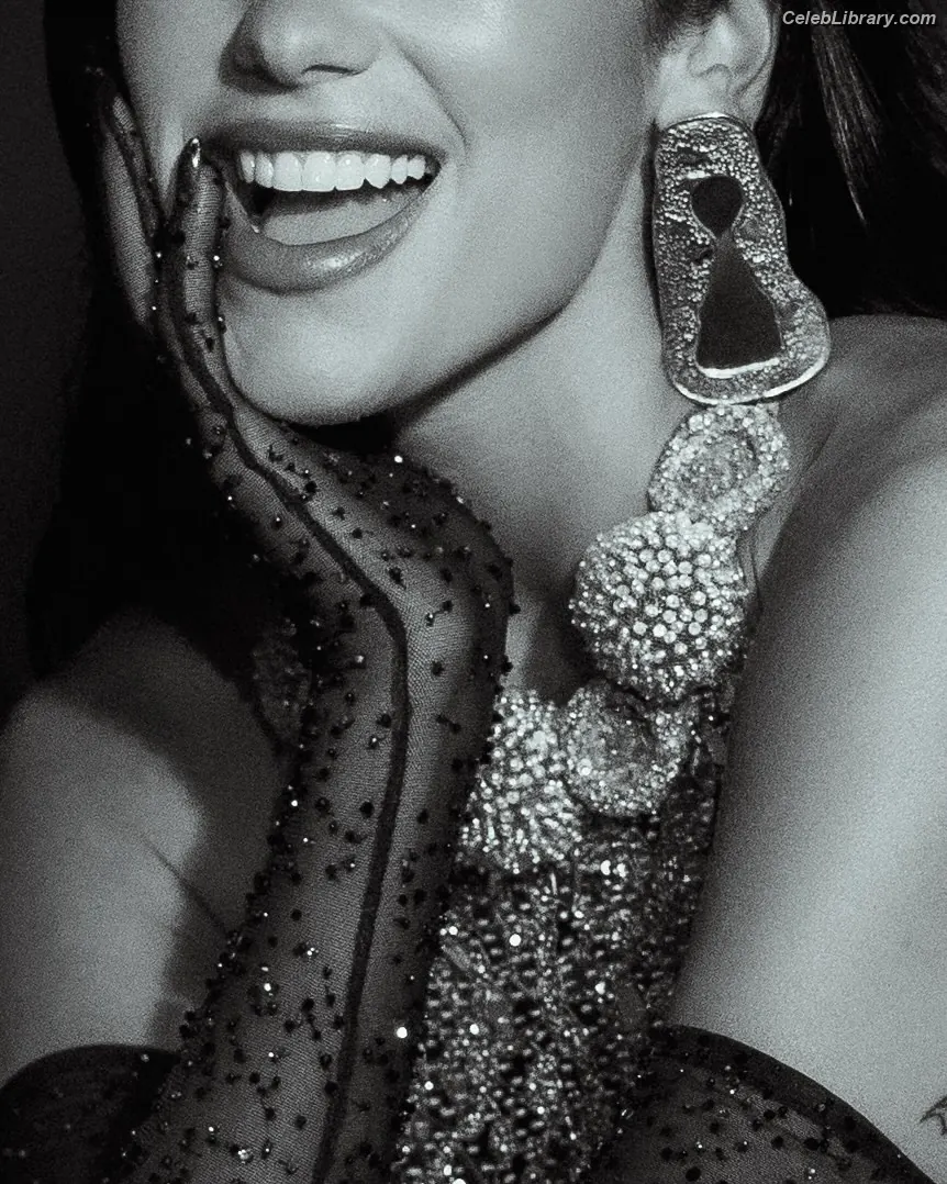 Dua Lipa photo 5 of 7813