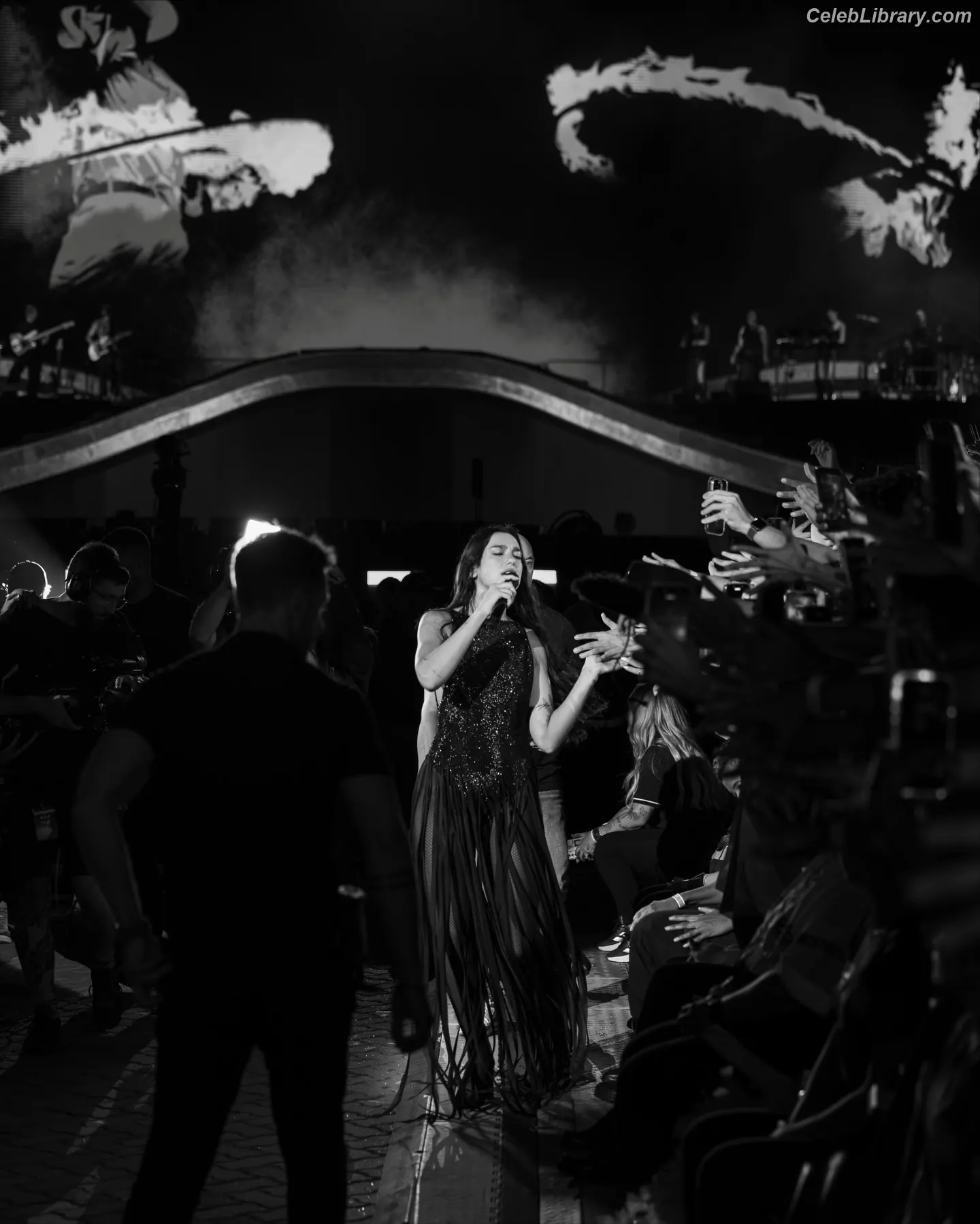 Dua Lipa photo 6 of 7813