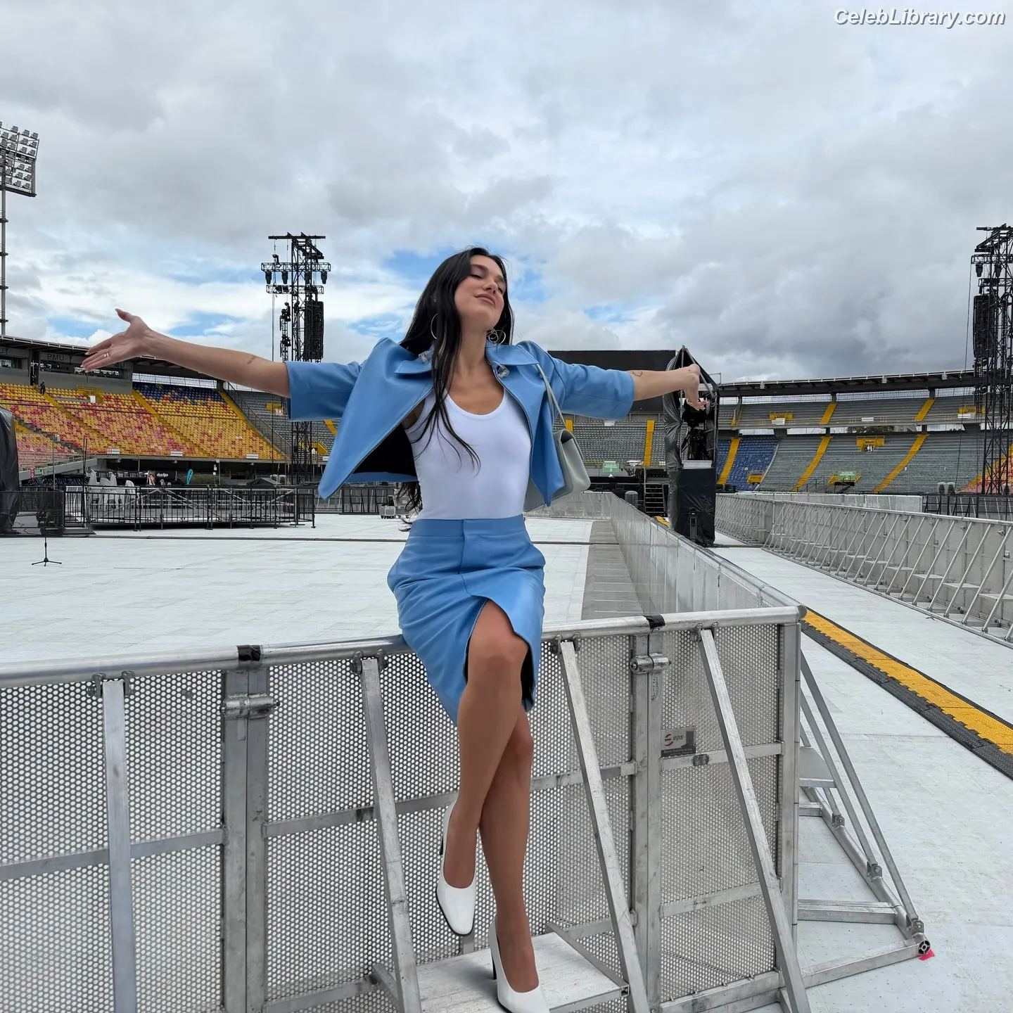 Dua Lipa photo 8 of 7813