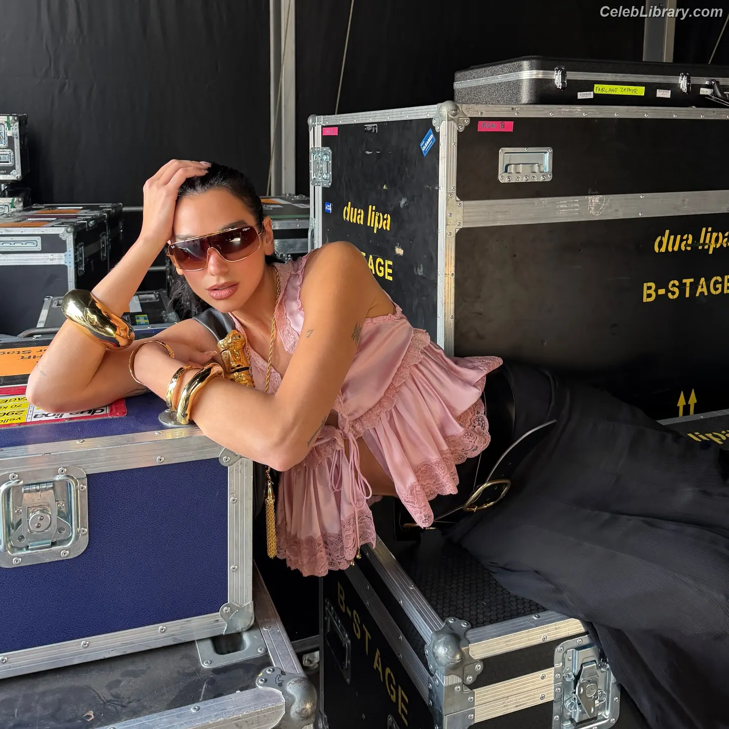 Dua Lipa photo 3 of 7813
