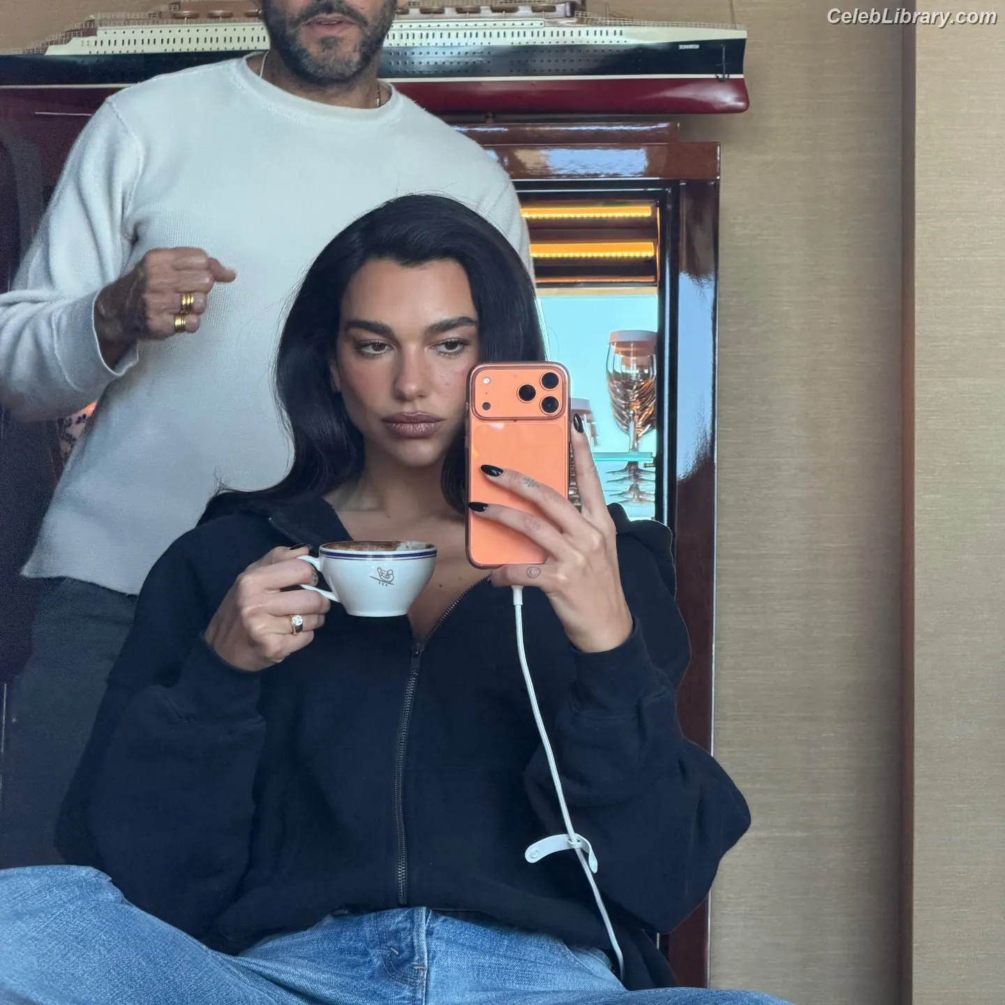Dua Lipa photo 2 of 7813