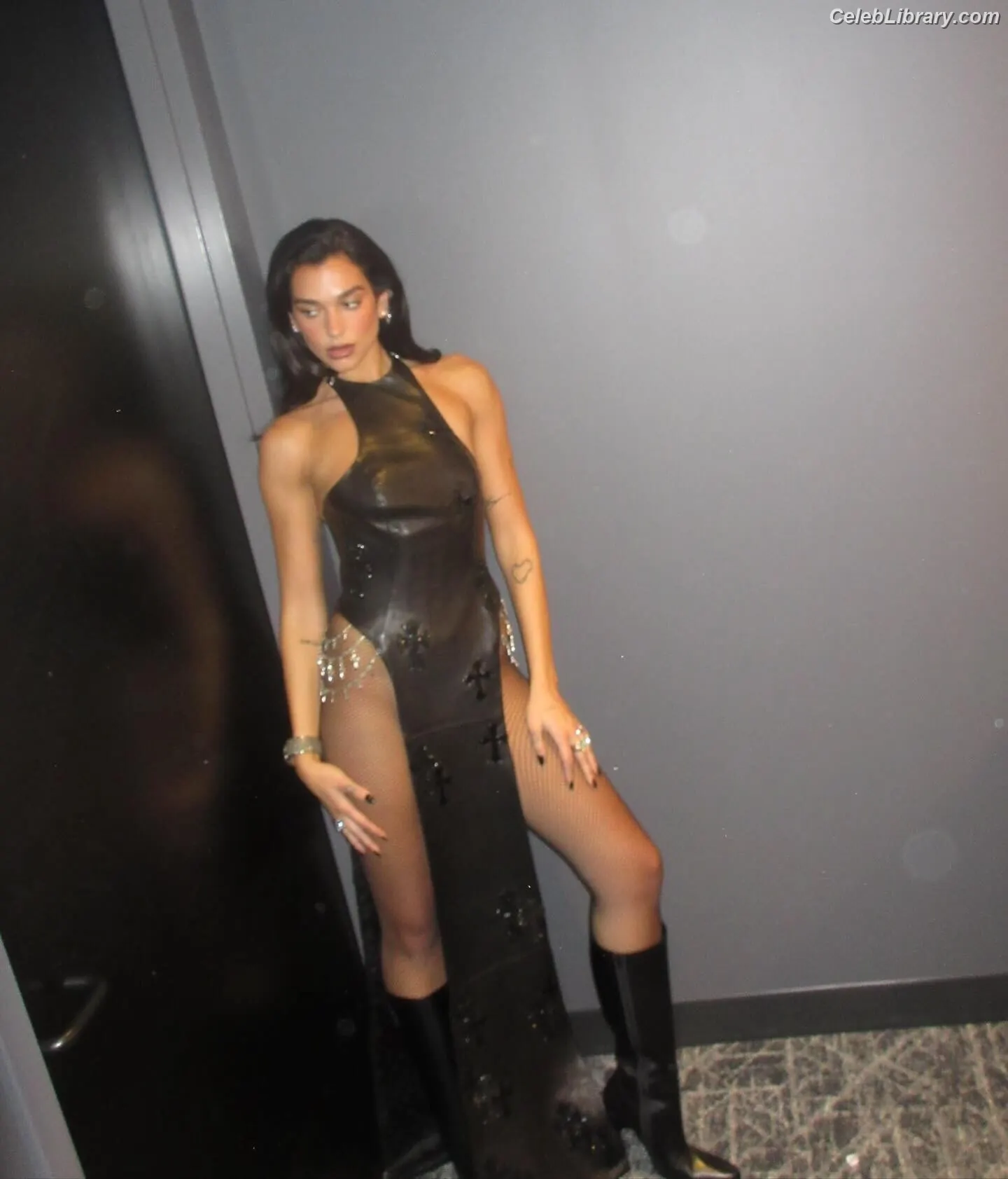 Dua Lipa photo 2 of 7813