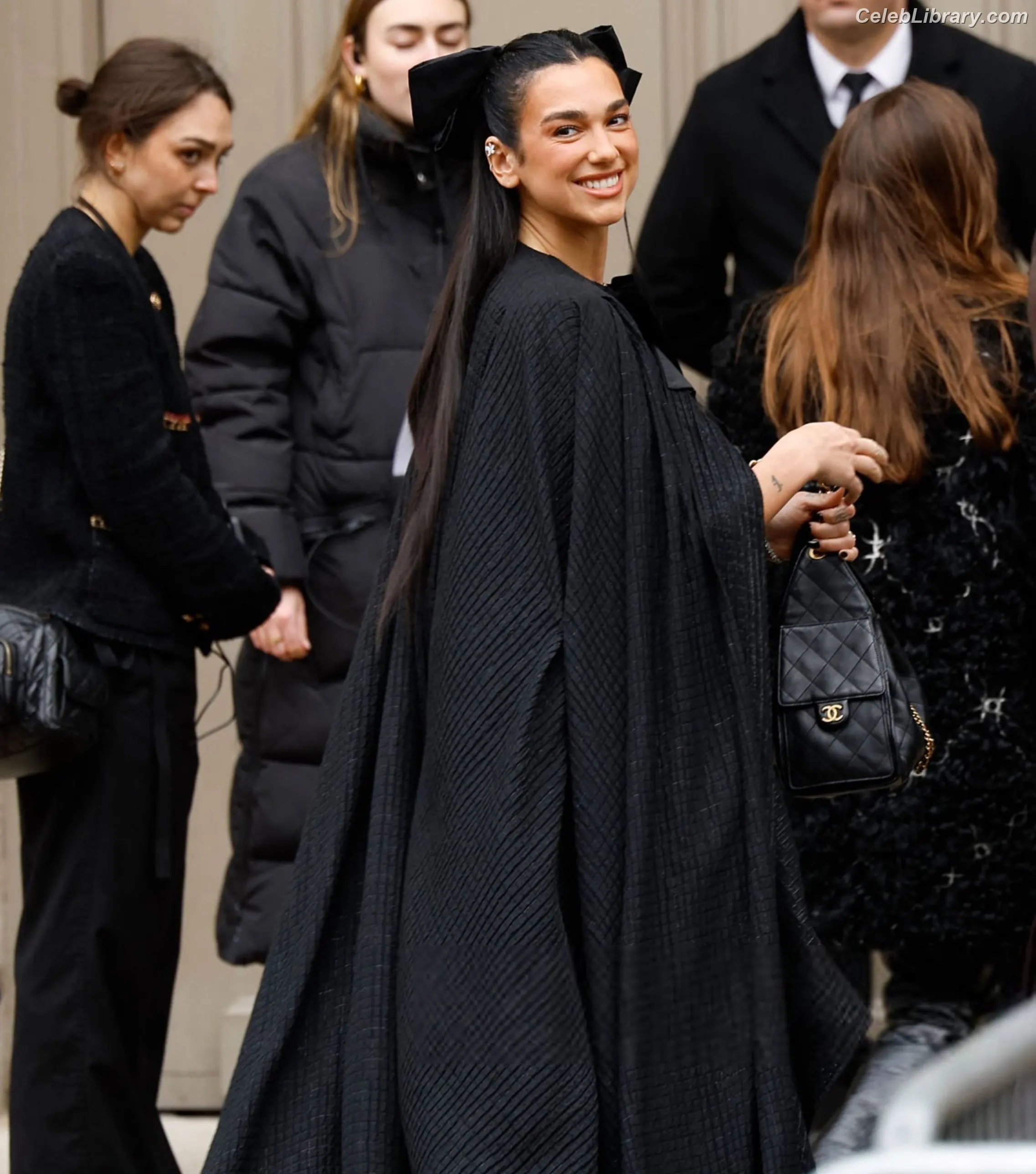 Dua Lipa photo 20 of 7813