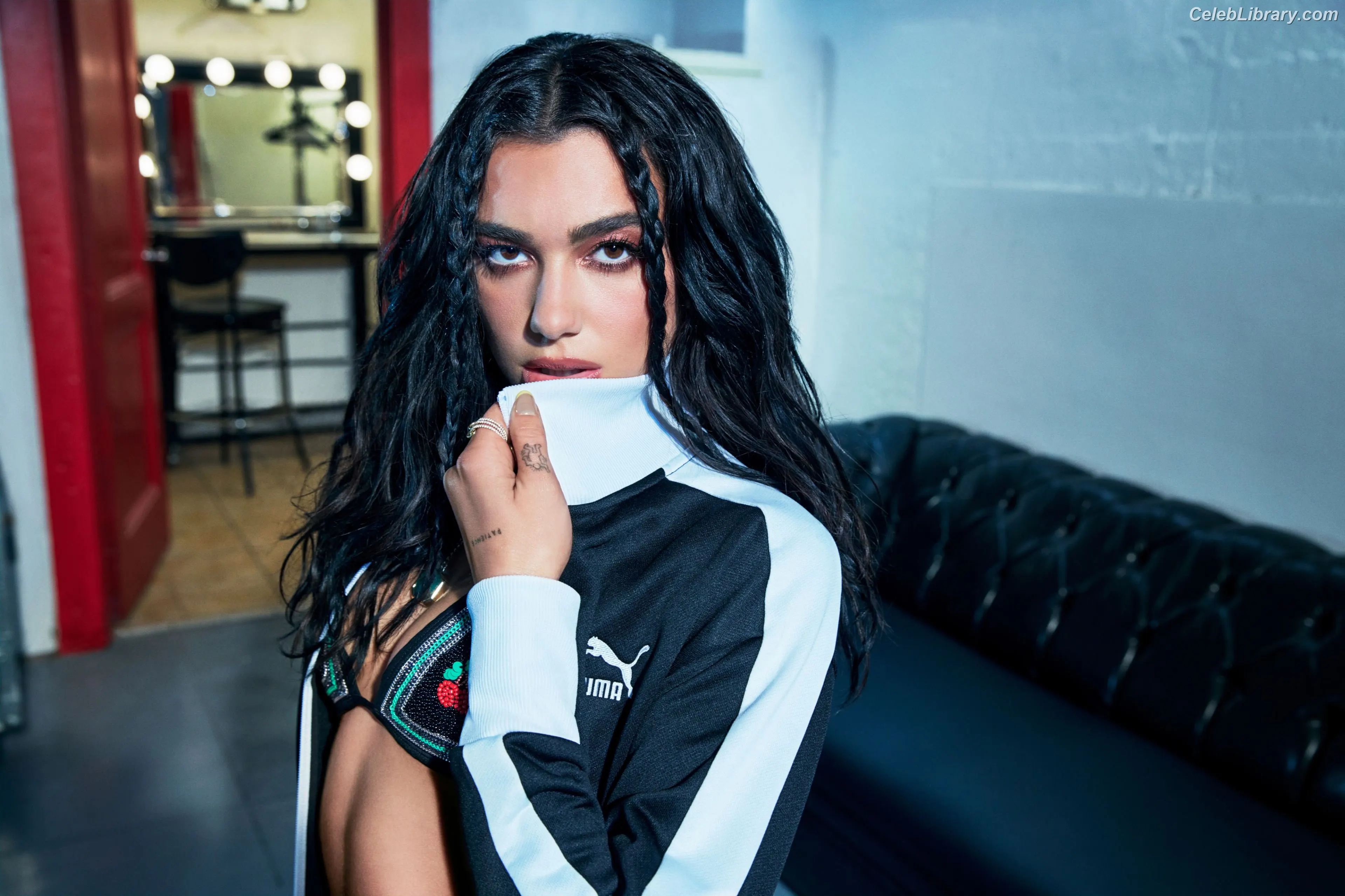 Dua Lipa photo 20 of 7813