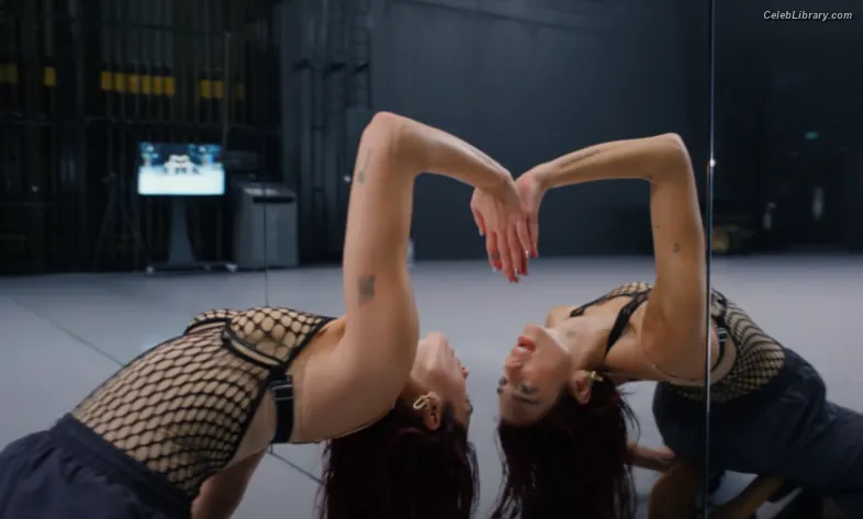 Dua Lipa photo 21 of 7813