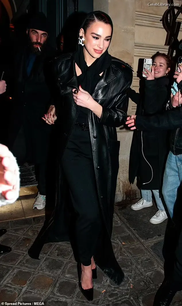 Dua Lipa photo 8 of 7813