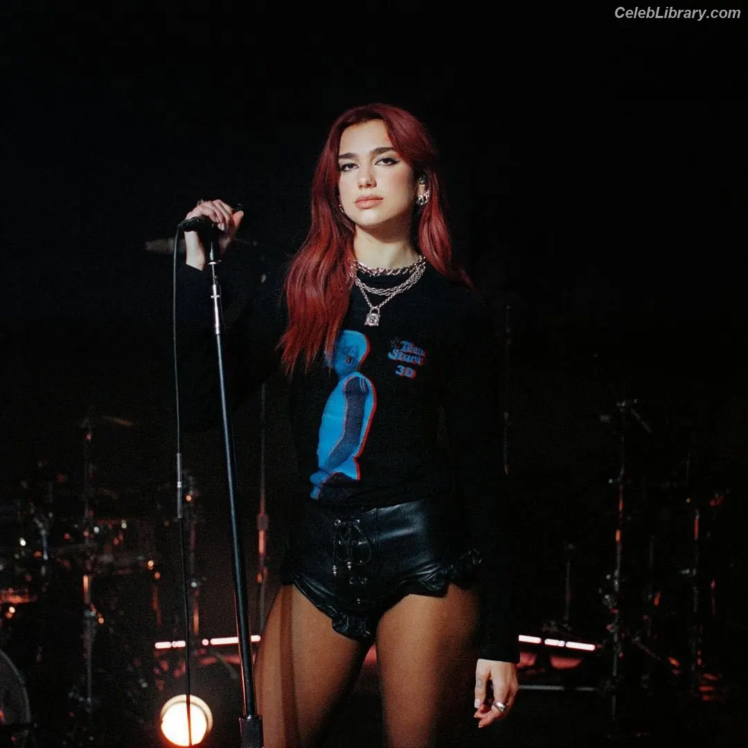 Dua Lipa photo 17 of 7813