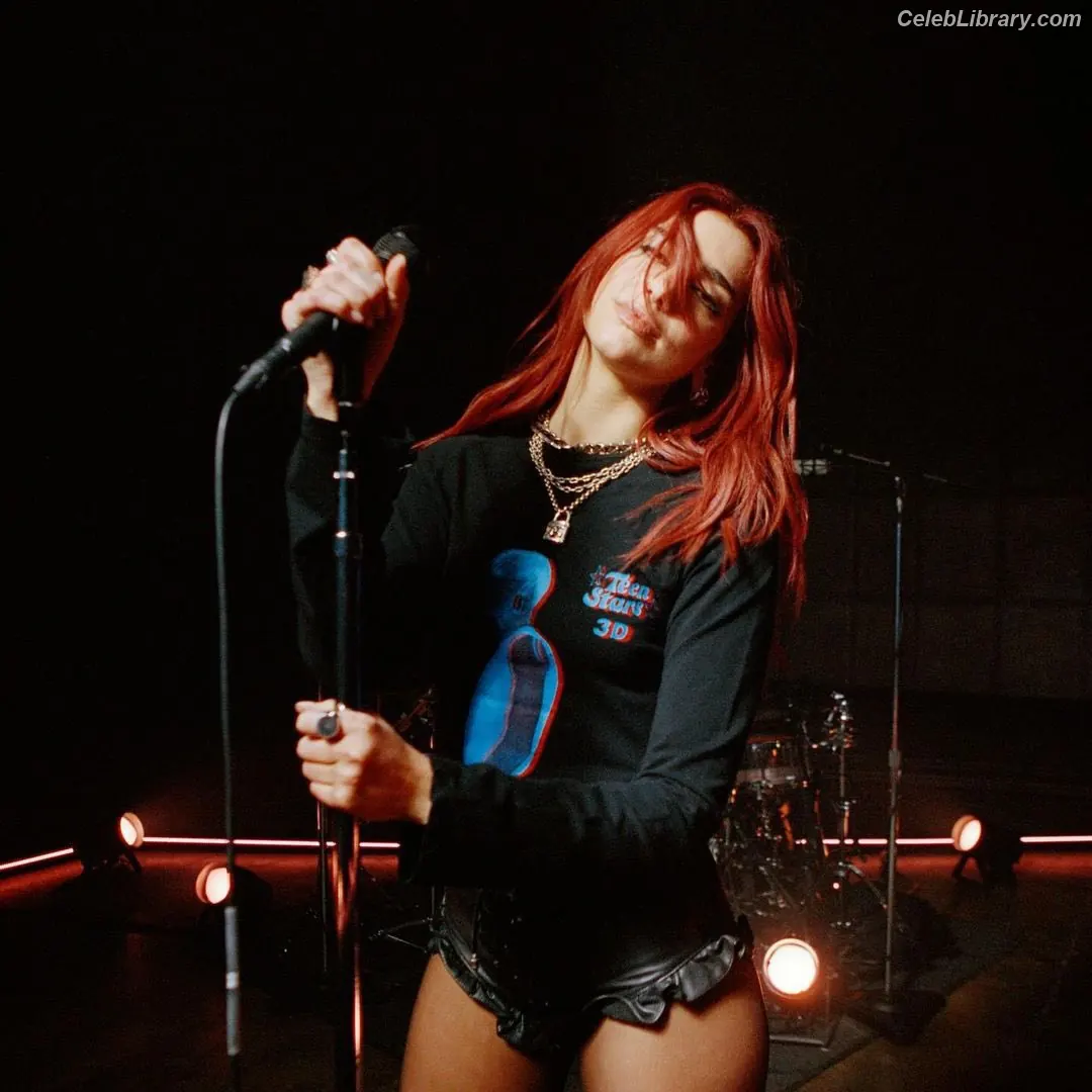 Dua Lipa photo 19 of 7813