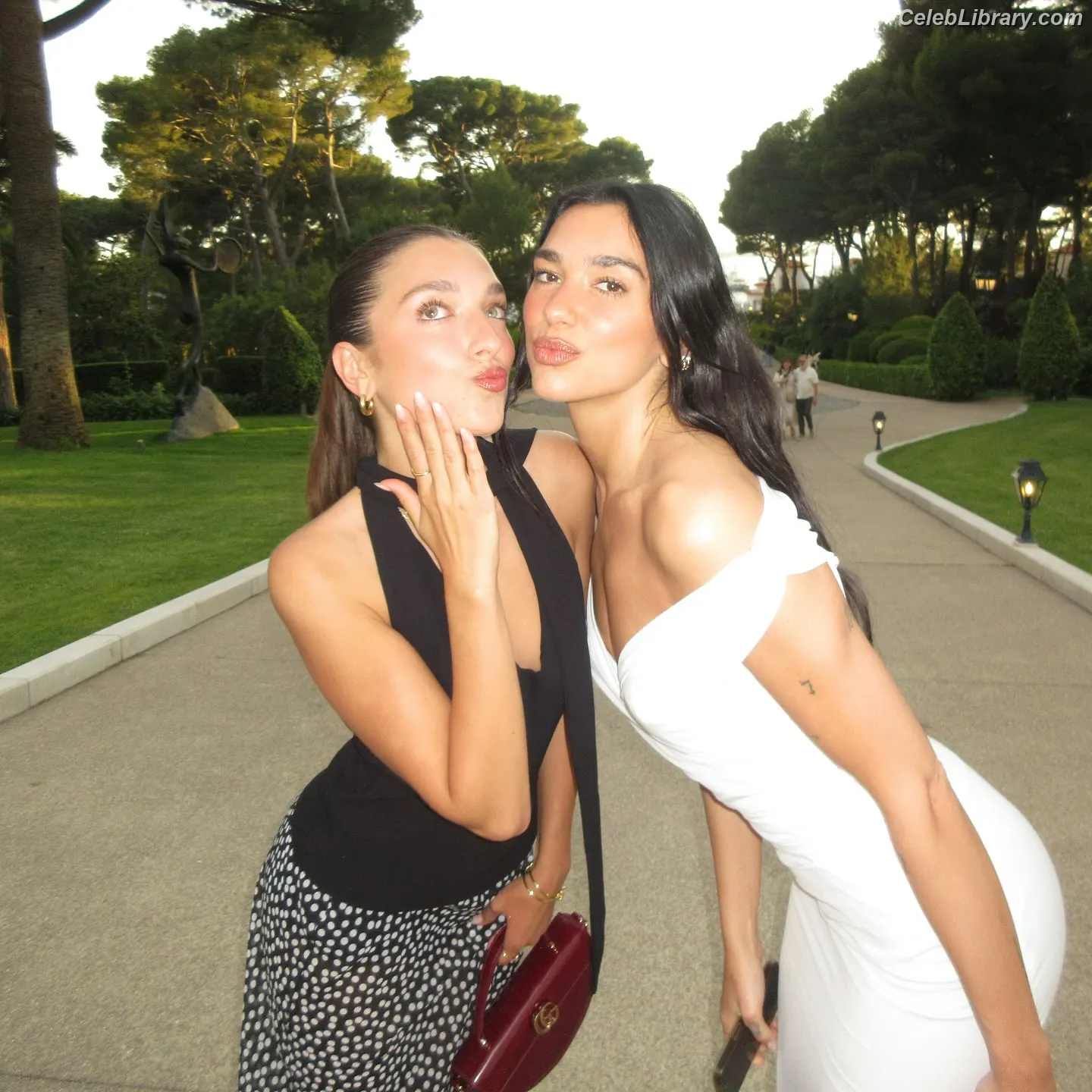 Dua Lipa photo 23 of 7813
