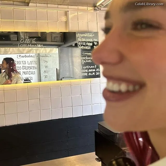 Dua Lipa photo 12 of 7813