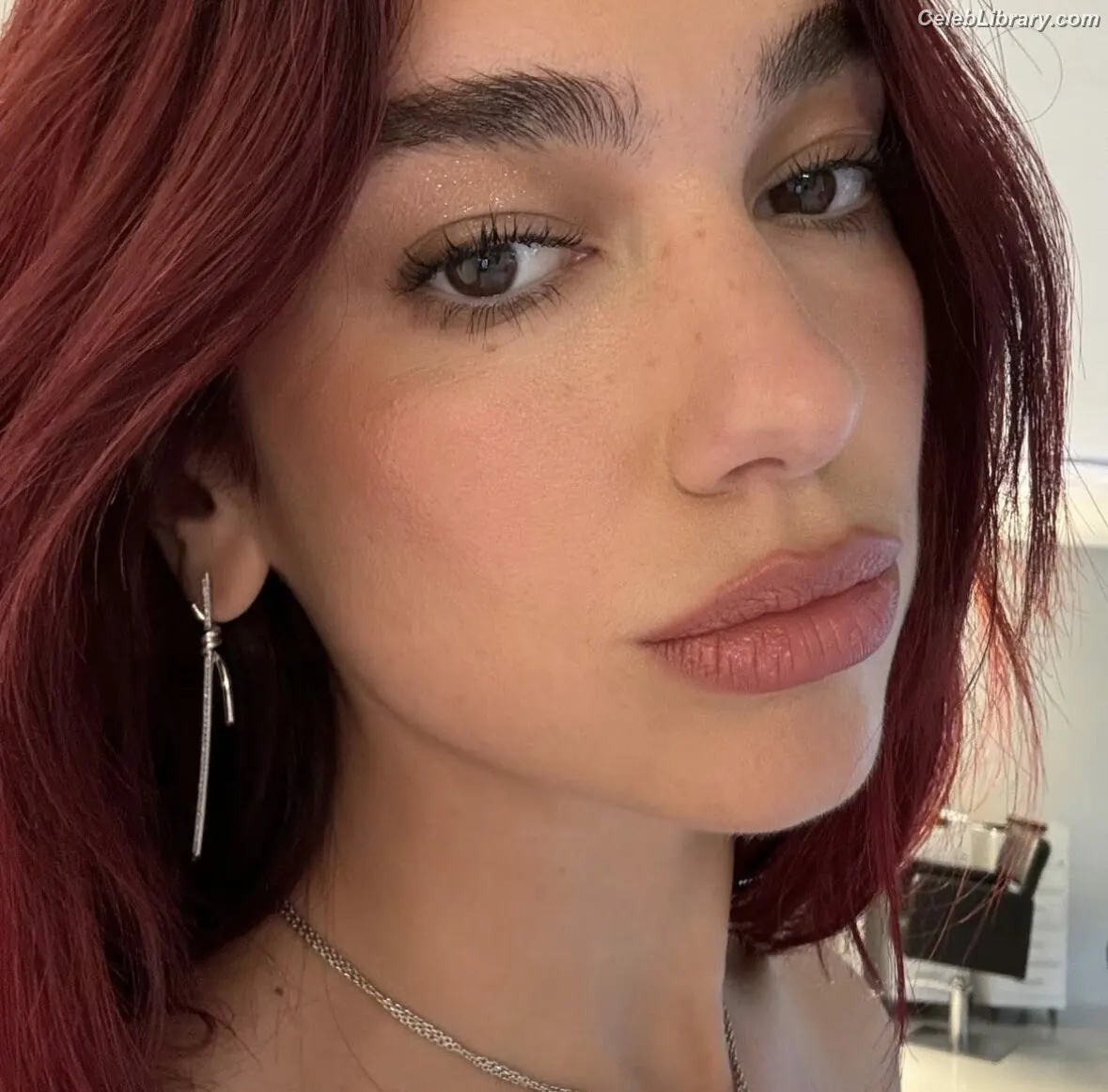 Dua Lipa photo 13 of 7813