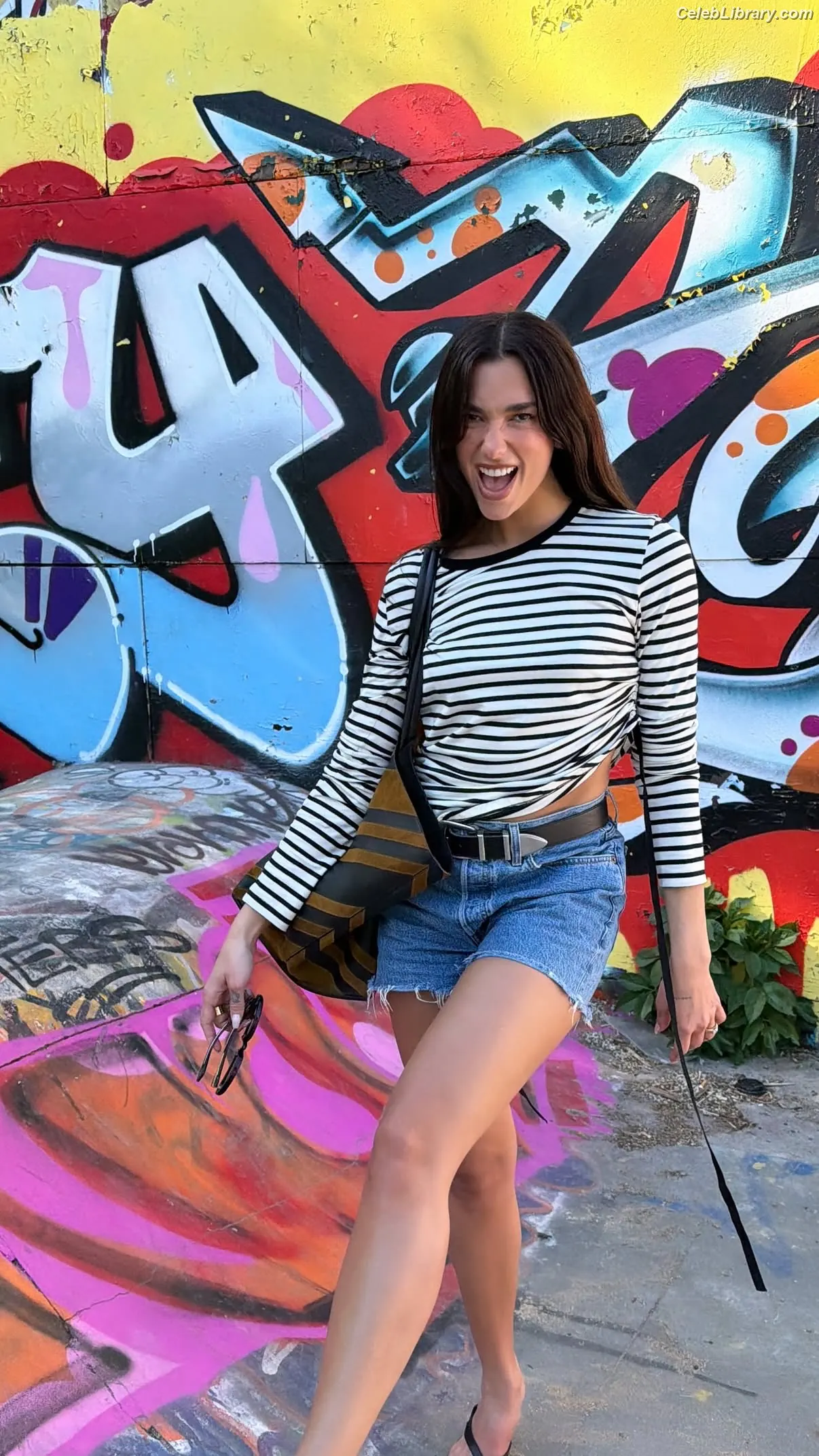 Dua Lipa photo 2 of 7813