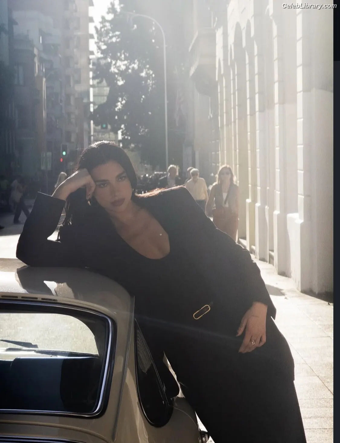 Dua Lipa photo 3 of 7813