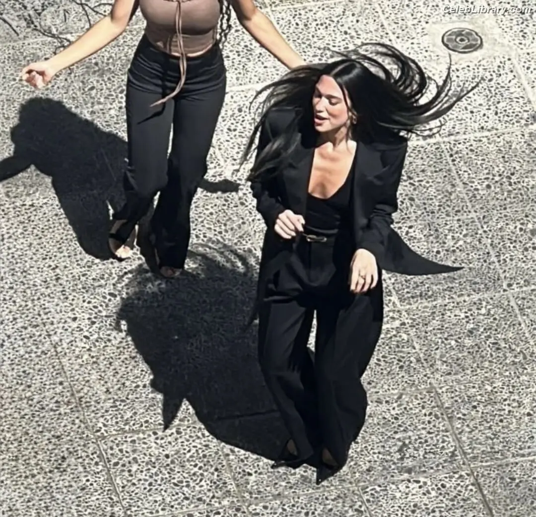 Dua Lipa photo 9 of 7813