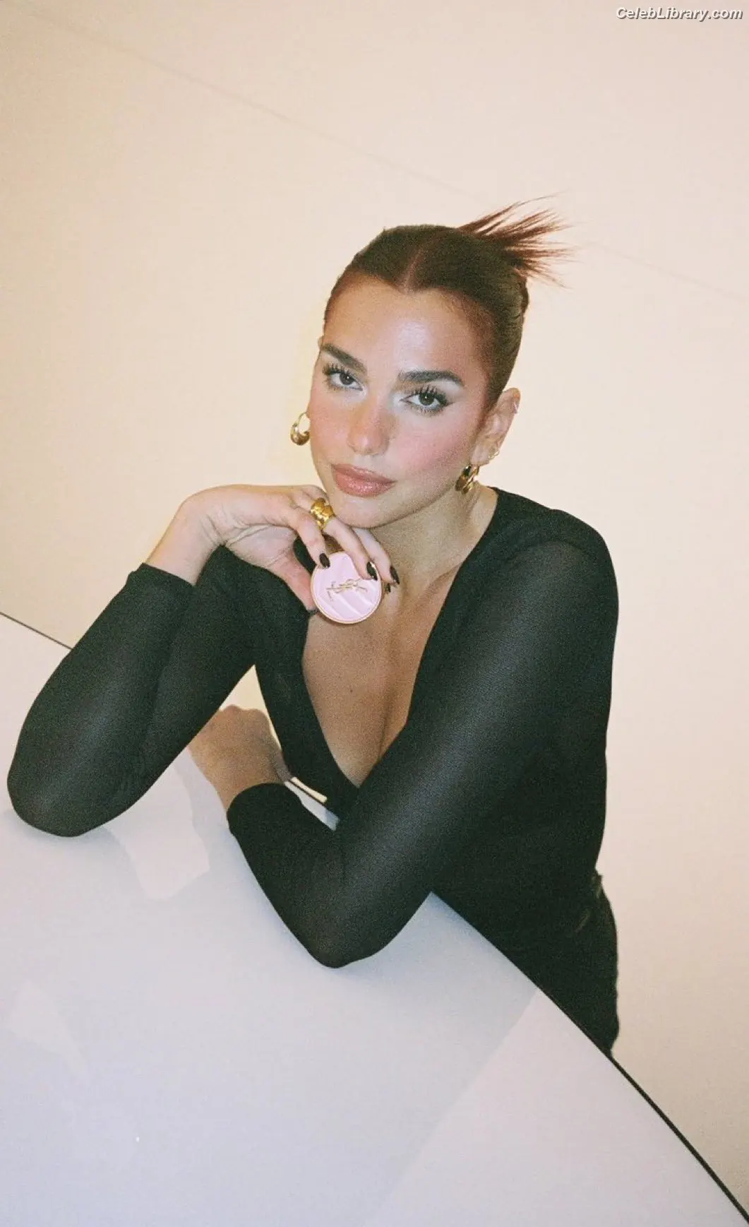 Dua Lipa photo 11 of 7813